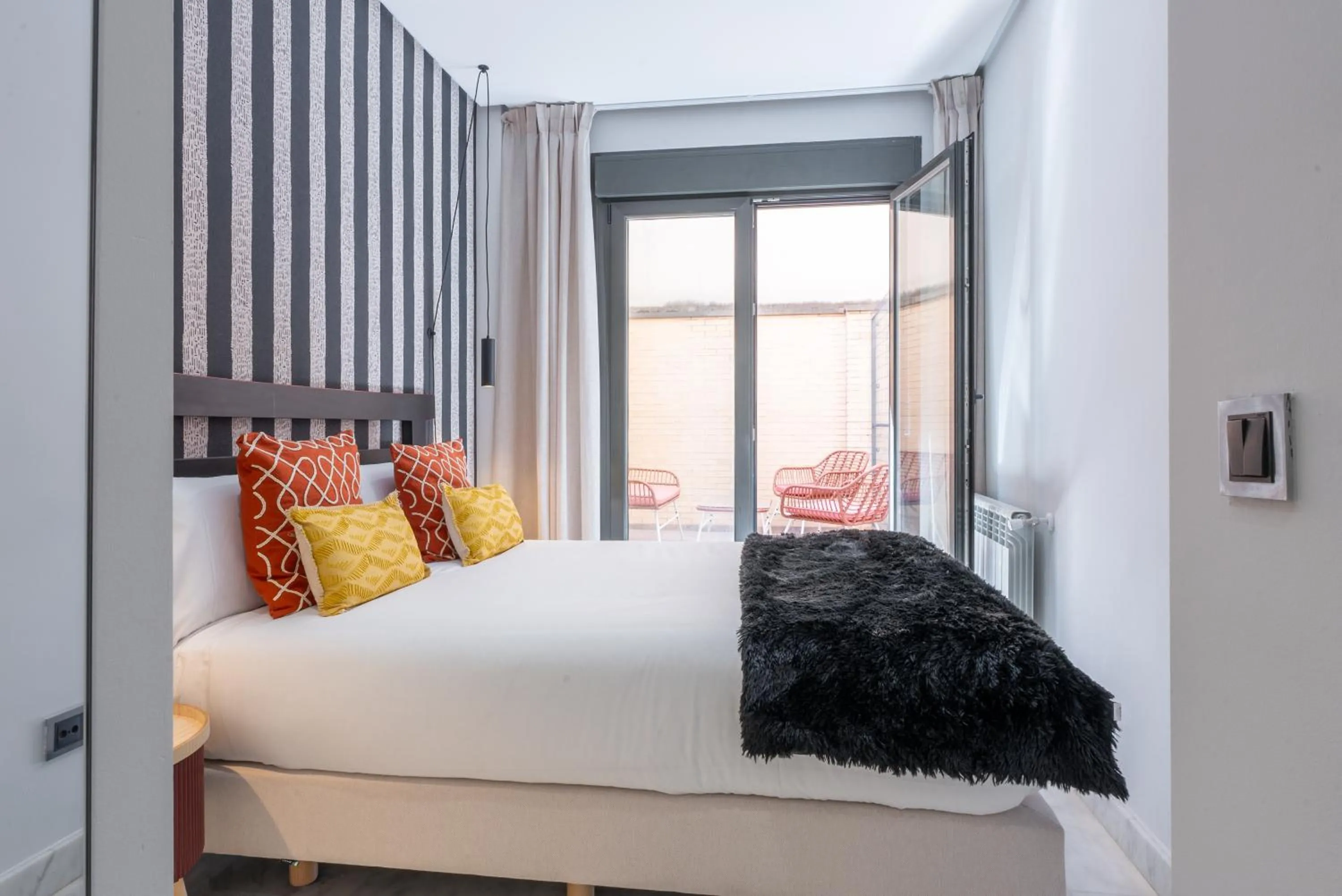 Bed in Smartr Madrid Las Ventas