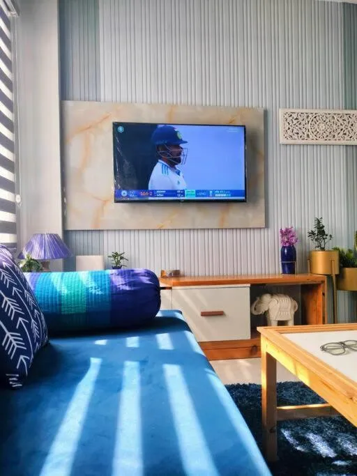 TV and multimedia in Blue Heart Home by the Ganges - Cosy 1Bhk-Veerbhadra