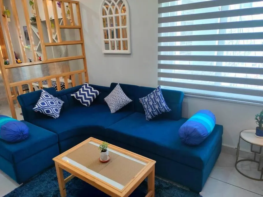 Seating area in Blue Heart Home by the Ganges - Cosy 1Bhk-Veerbhadra