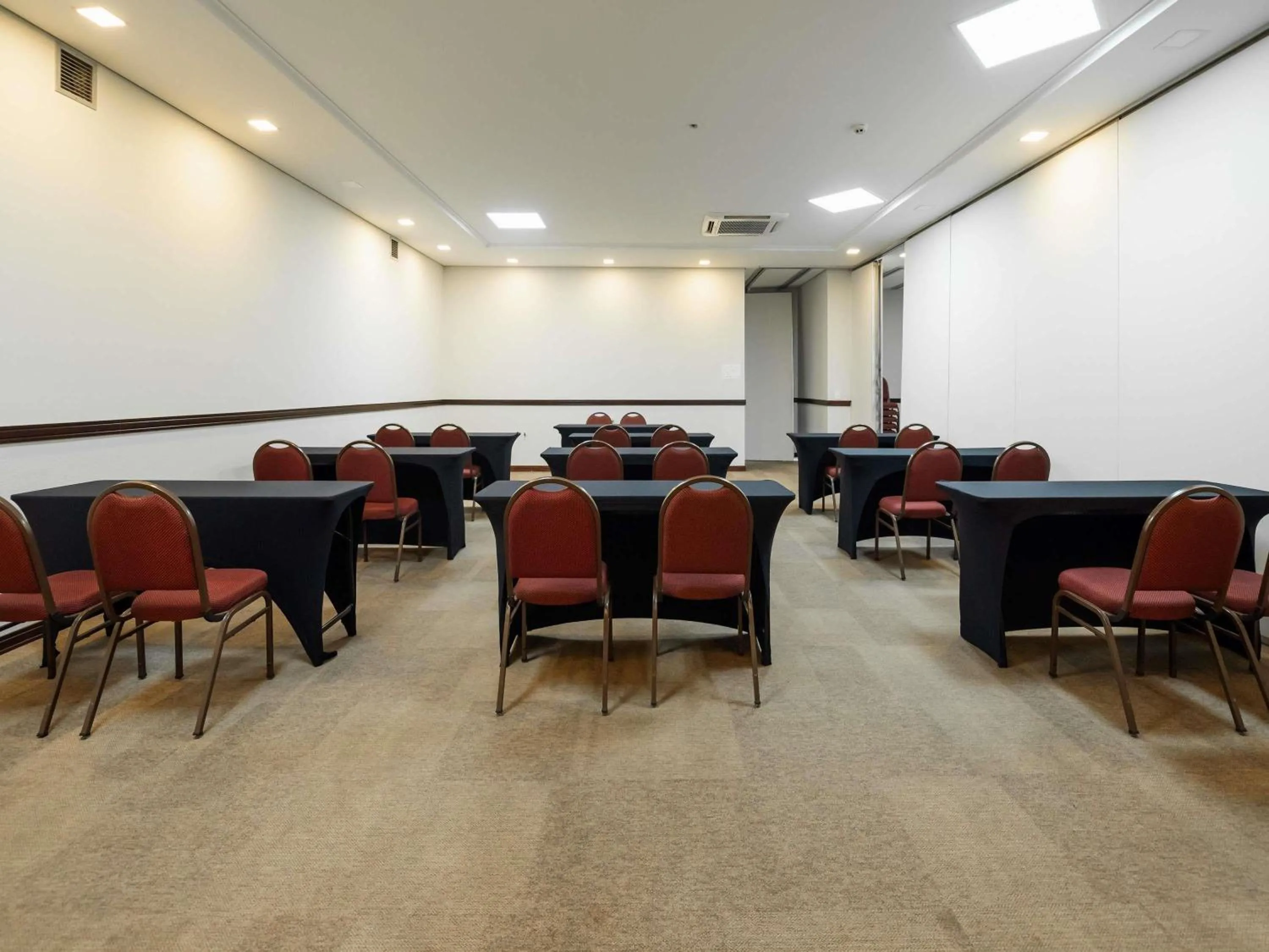 Meeting/conference room in Mercure Jaragua do Sul