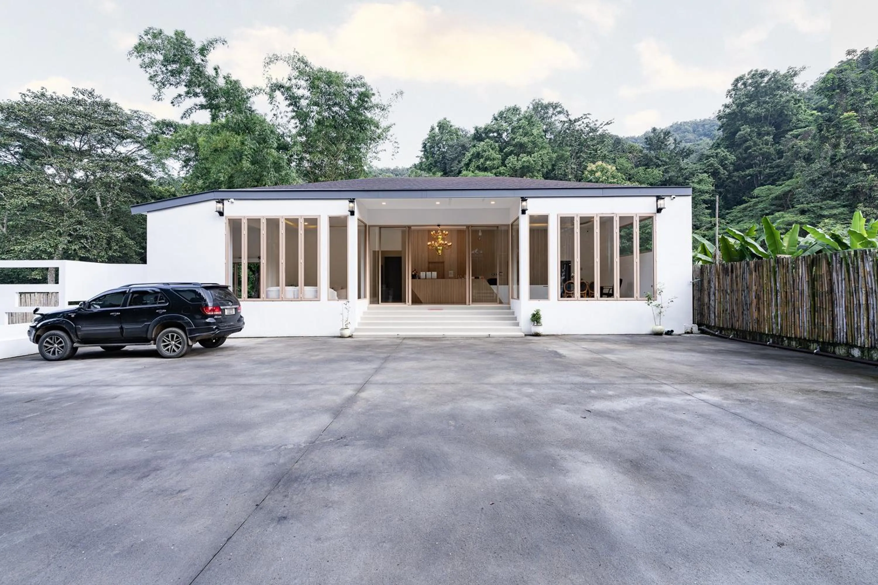 Property building in Inthada At Mae Kampong