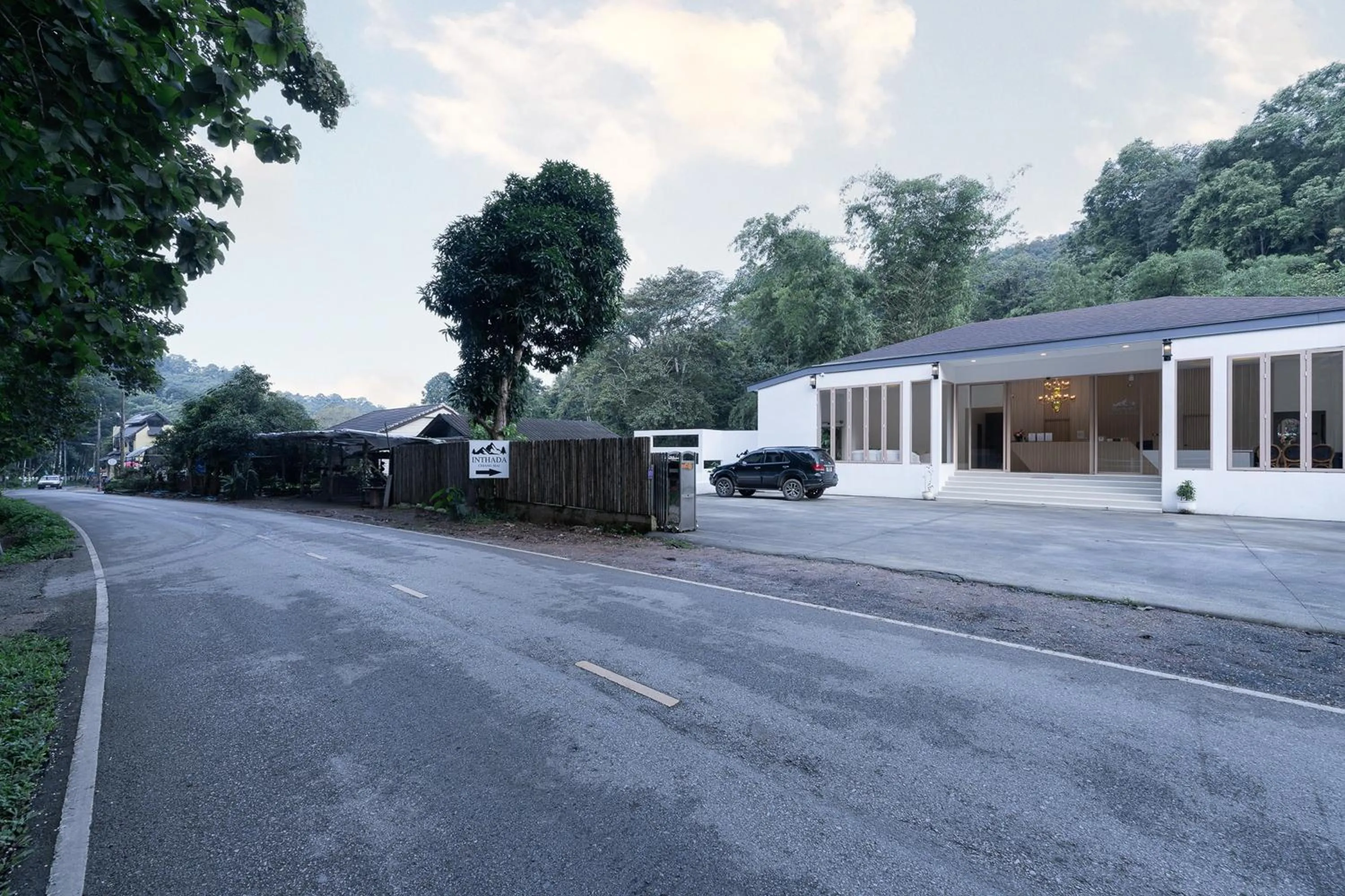 Property building in Inthada At Mae Kampong