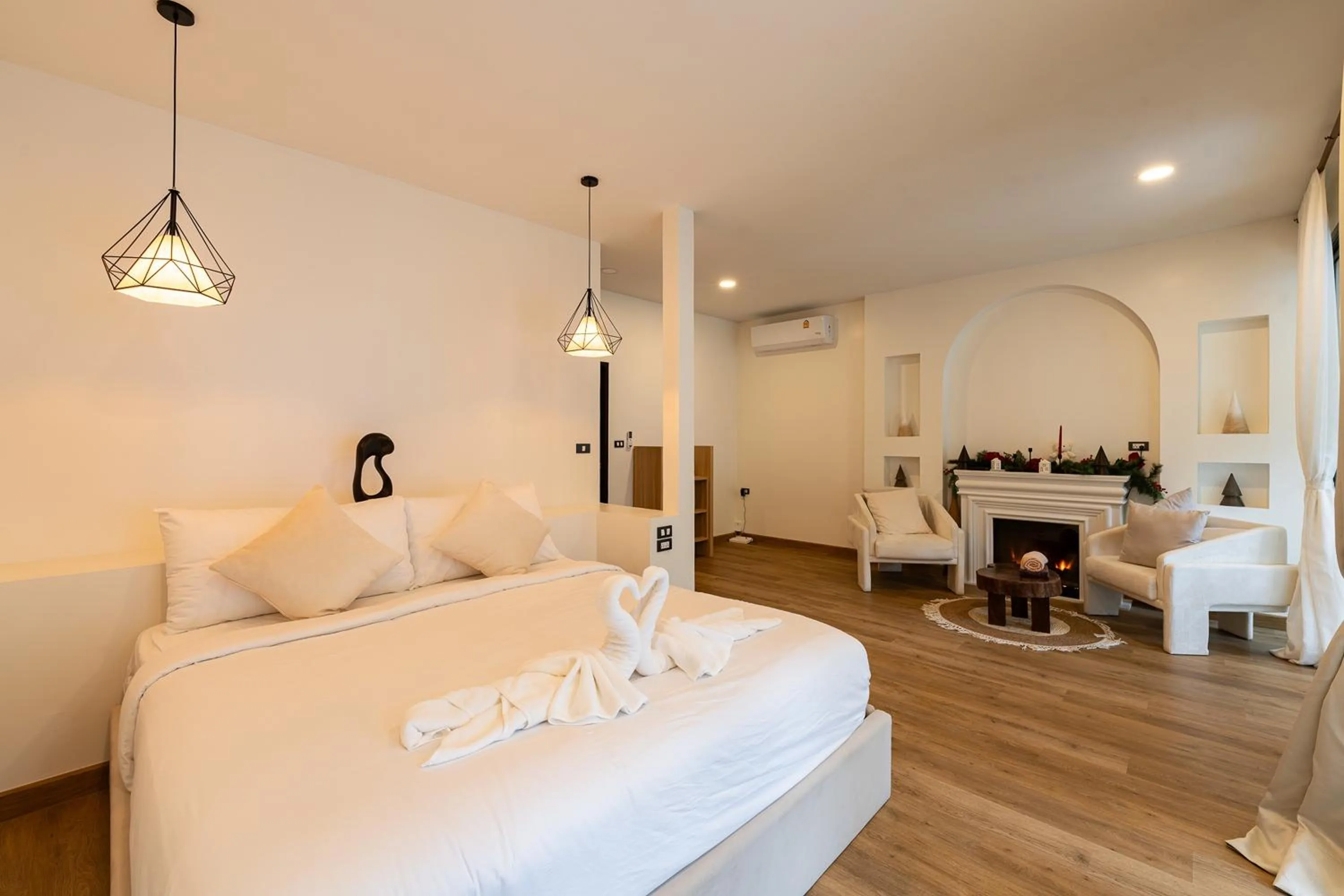 Bed in Inthada At Mae Kampong