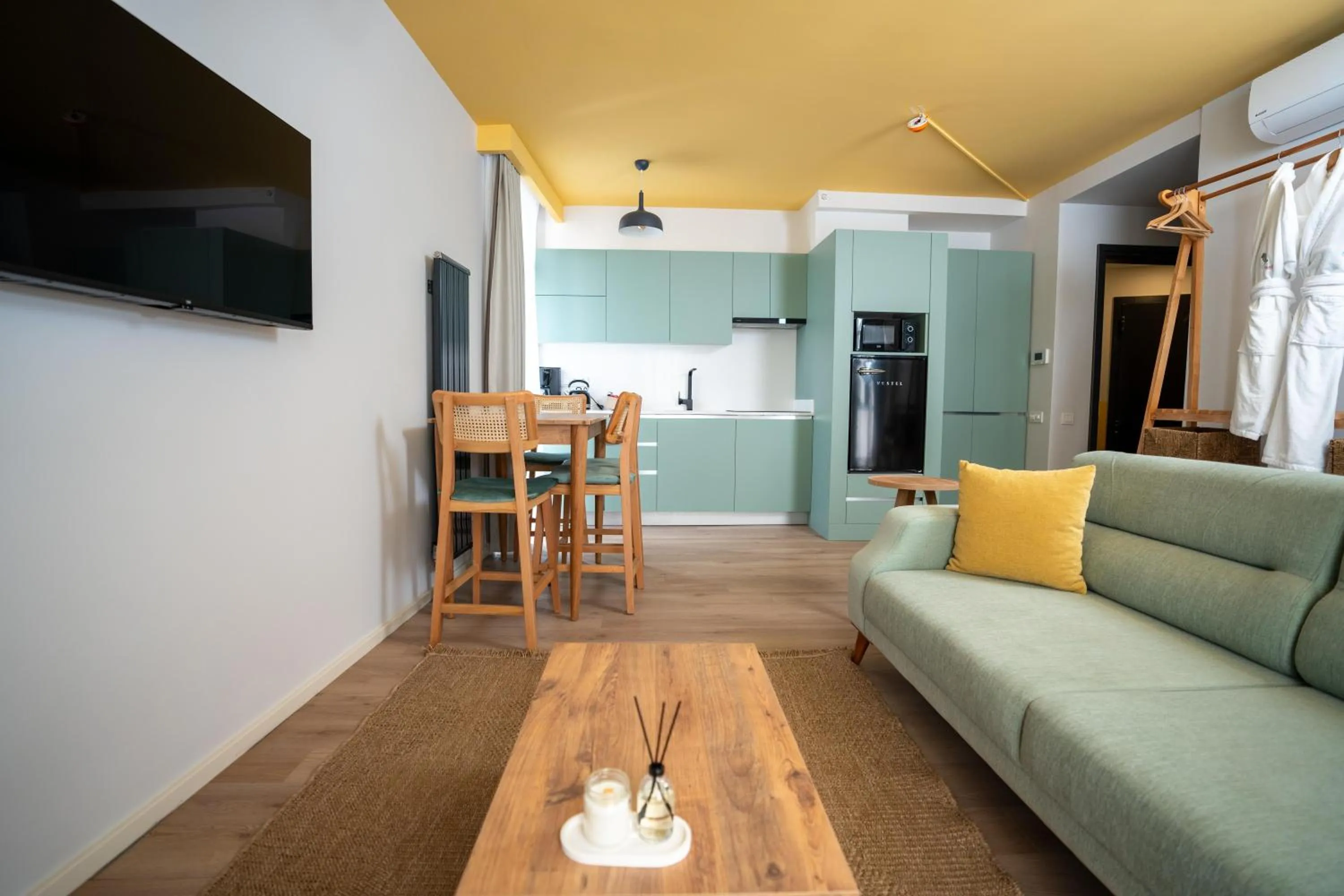 Photo of the whole room in Bird Nest Suites