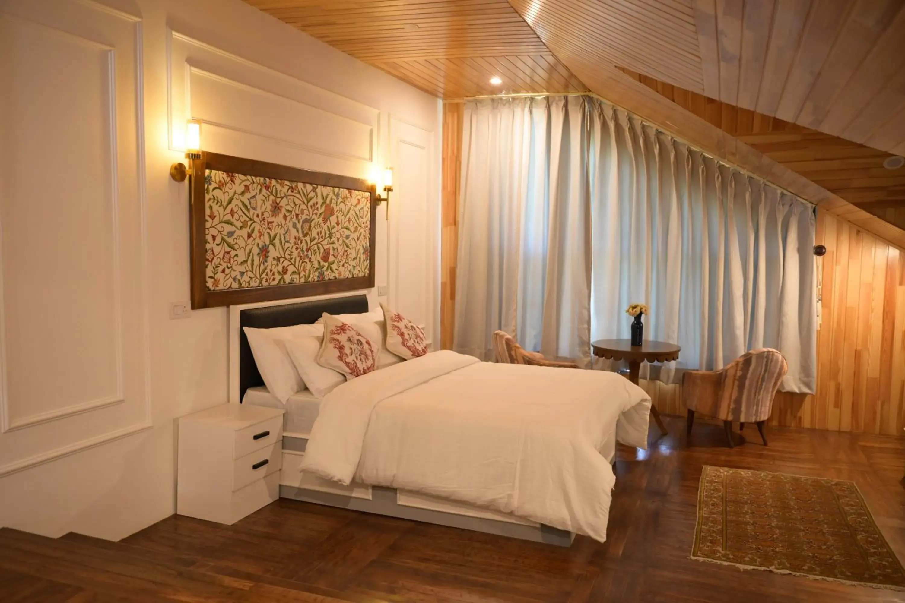 Double Room with Lake View in Tree of Life Lakeside Cottage, Srinagar Double Room with Lake View in Tree of Life Lakeside Cottage, Srinagar