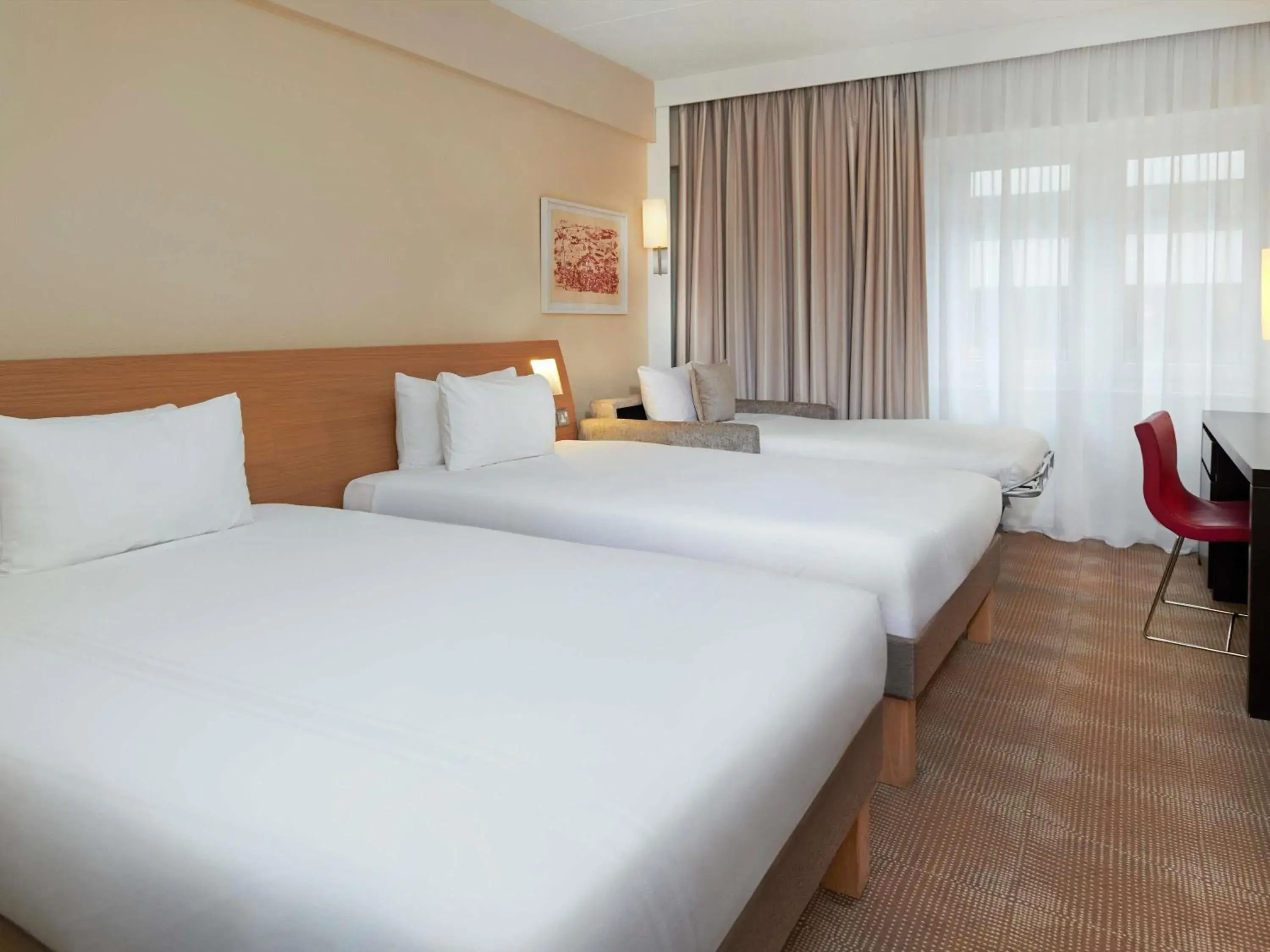 Bedroom, Bed in Novotel London West Bedroom, Bed in Novotel London West