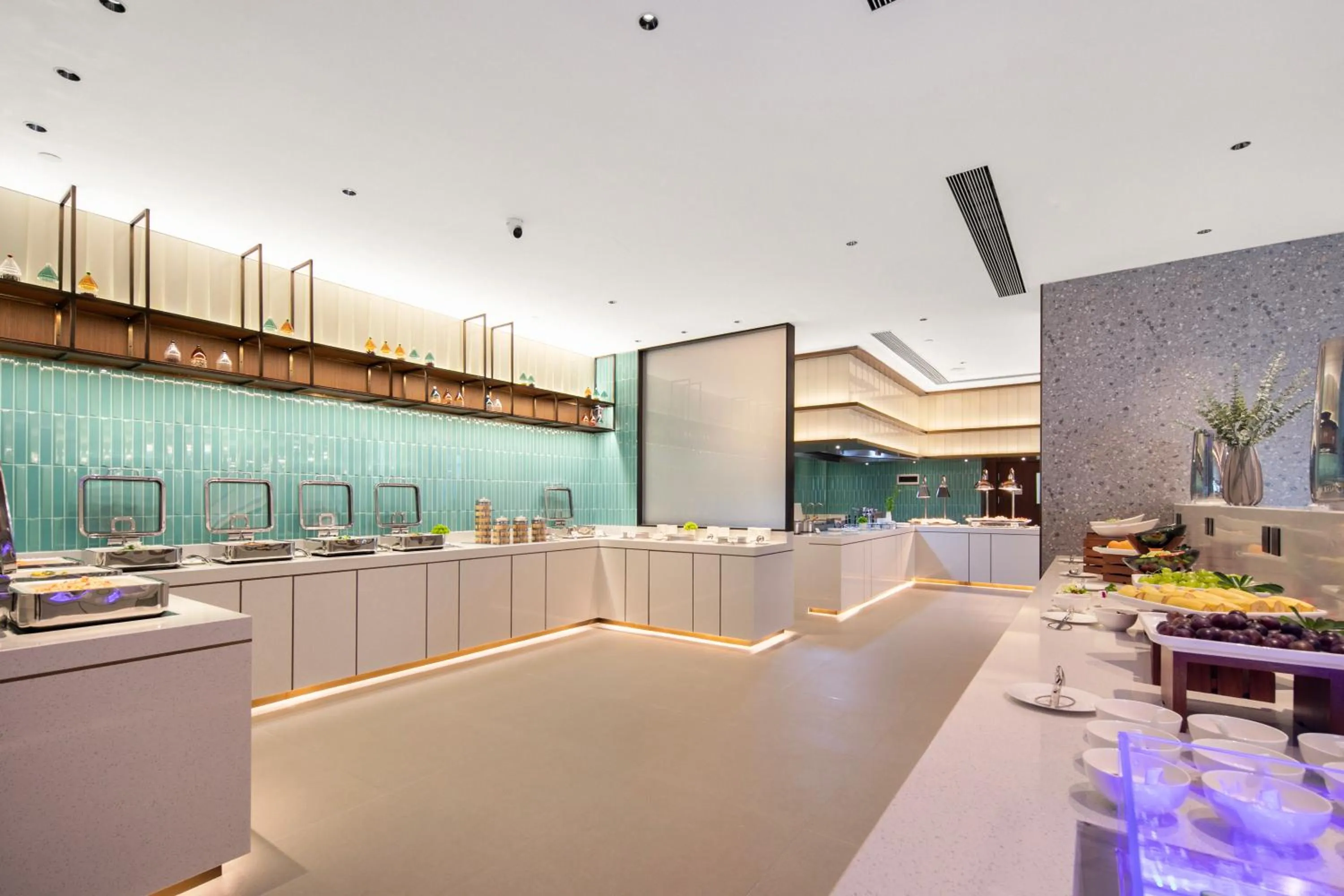 Restaurant/places to eat in Hilton Garden Inn Handan She County