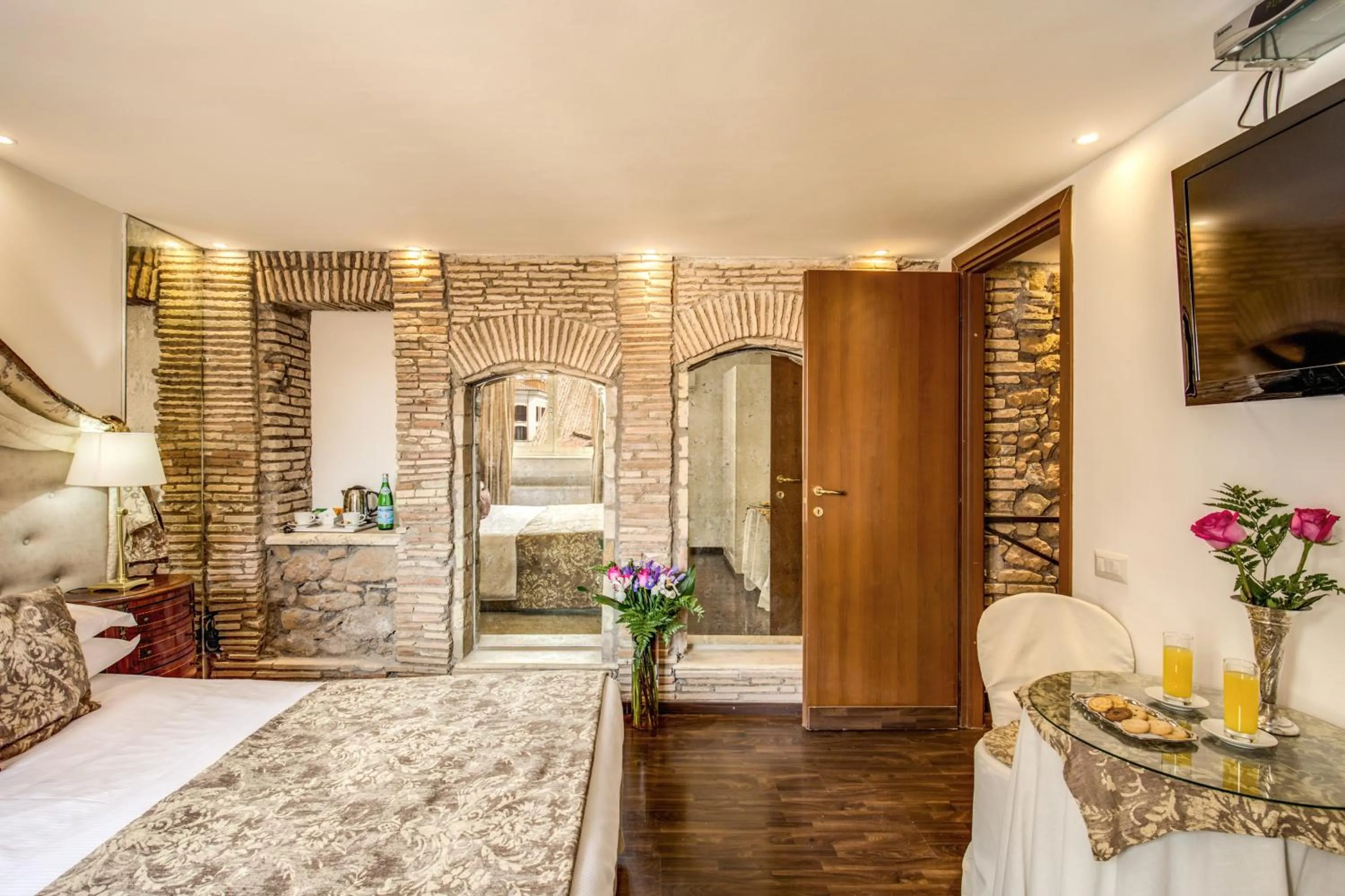 Bed in Pantheonview - Luxury Suites