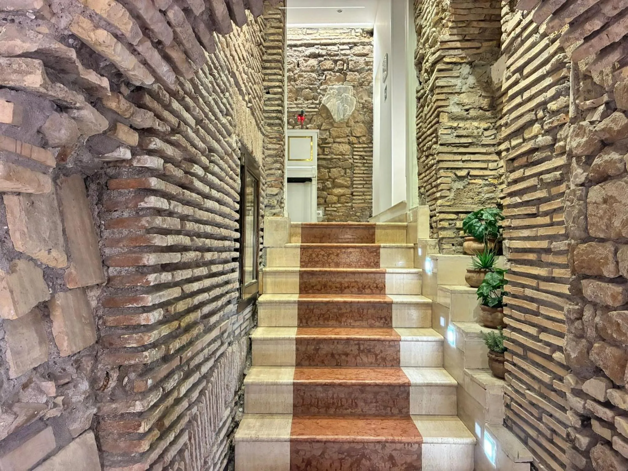 Decorative detail in Pantheonview - Luxury Suites