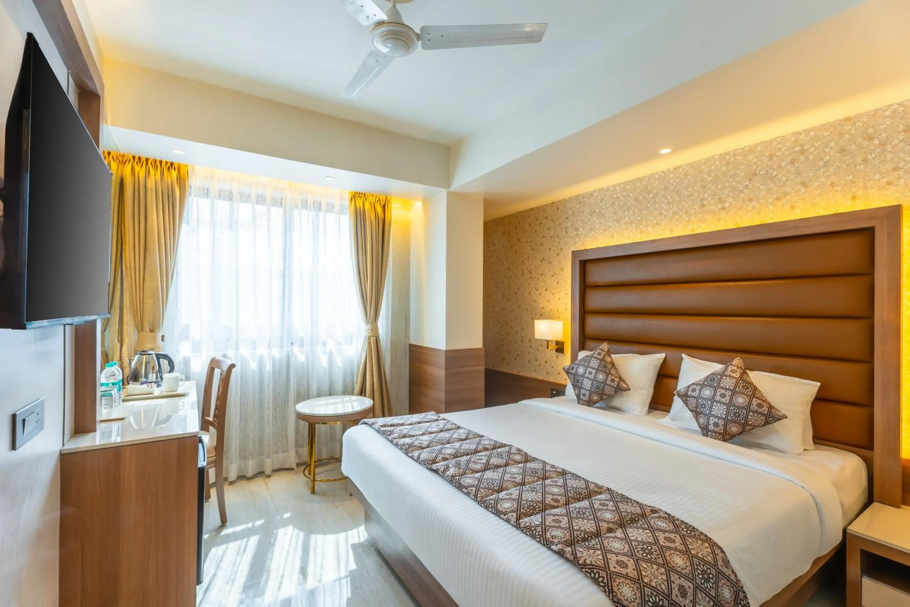 TV and multimedia, Bed in Hotel Supreme Comforts - Mumbai Airport