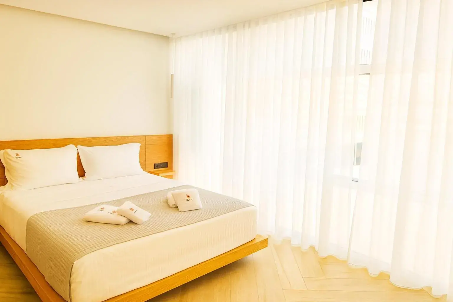 Triple A - Chic & Elegant by the Market - FREE parking! Triple A - Chic & Elegant by the Market - FREE parking!