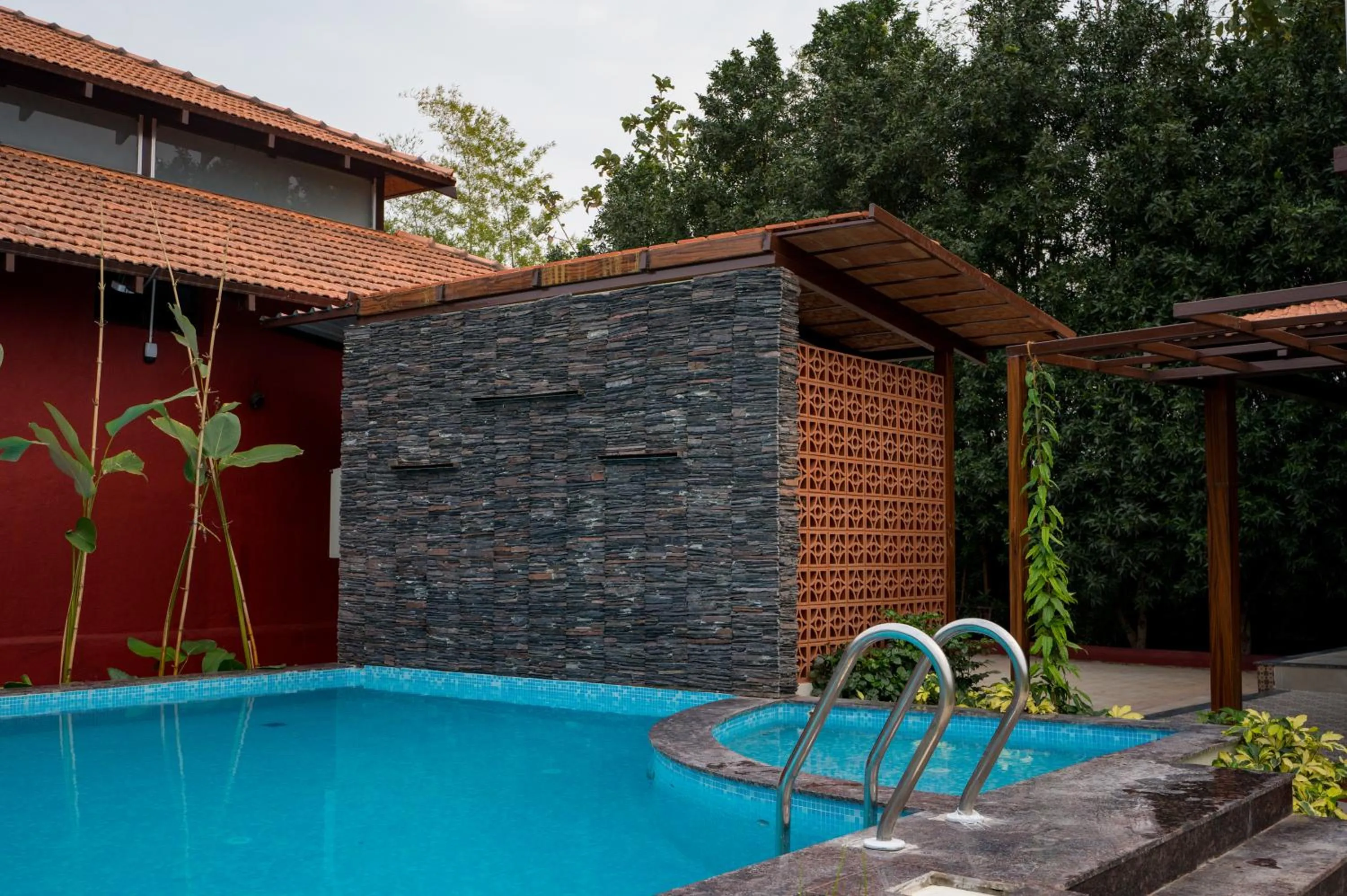 Property building in Poojaris Nirantara - Mysuru