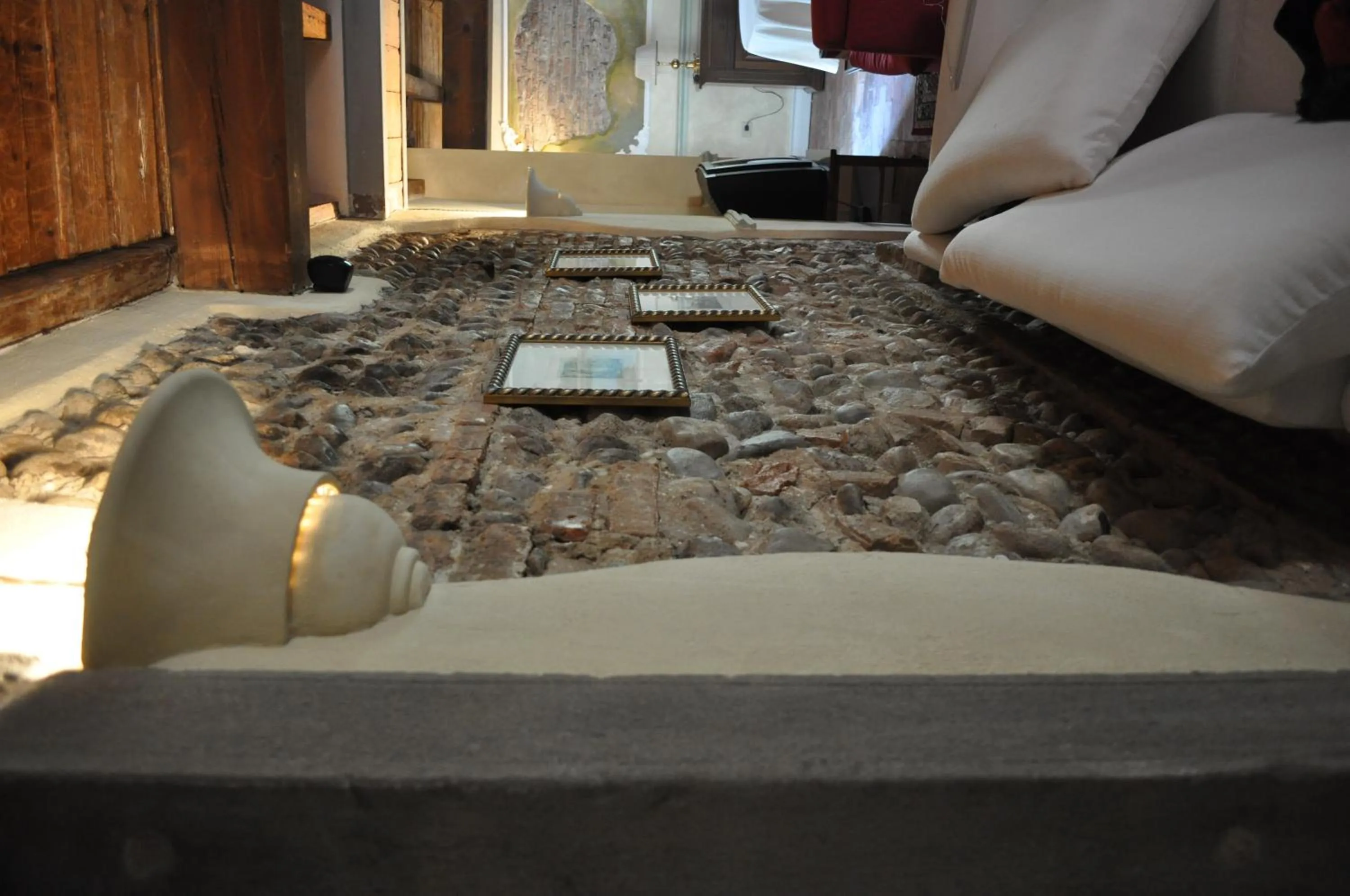 Decorative detail, Bed in Le Residenze del Tenore