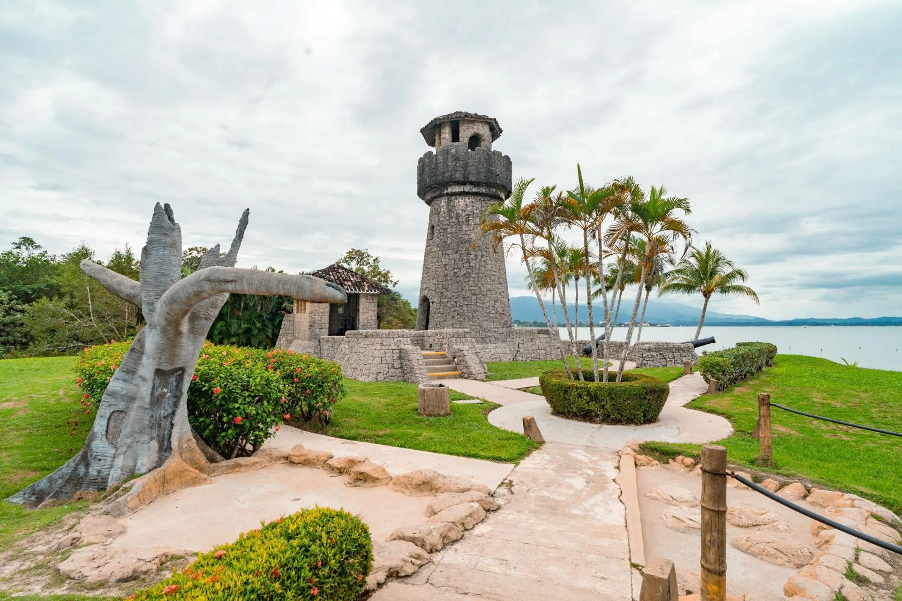 Garden in Amatique Bay Hotel