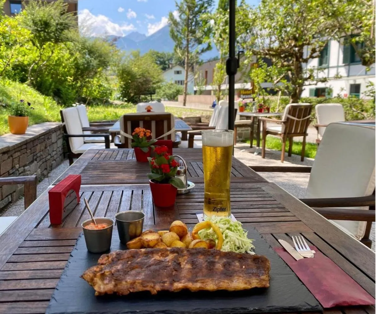 Restaurant/places to eat in Hotel Batzenhäusl