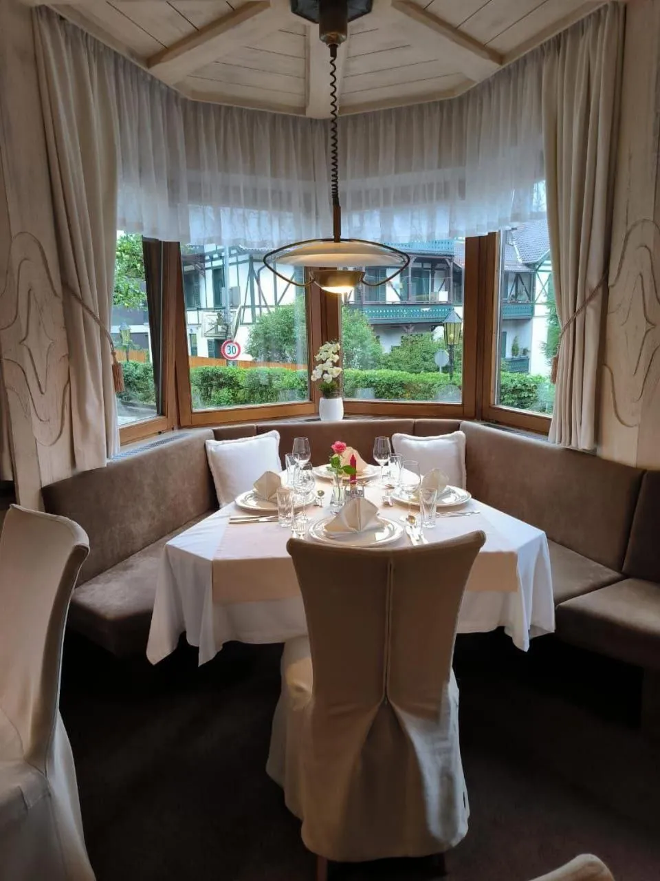 Restaurant/places to eat in Hotel Batzenhäusl