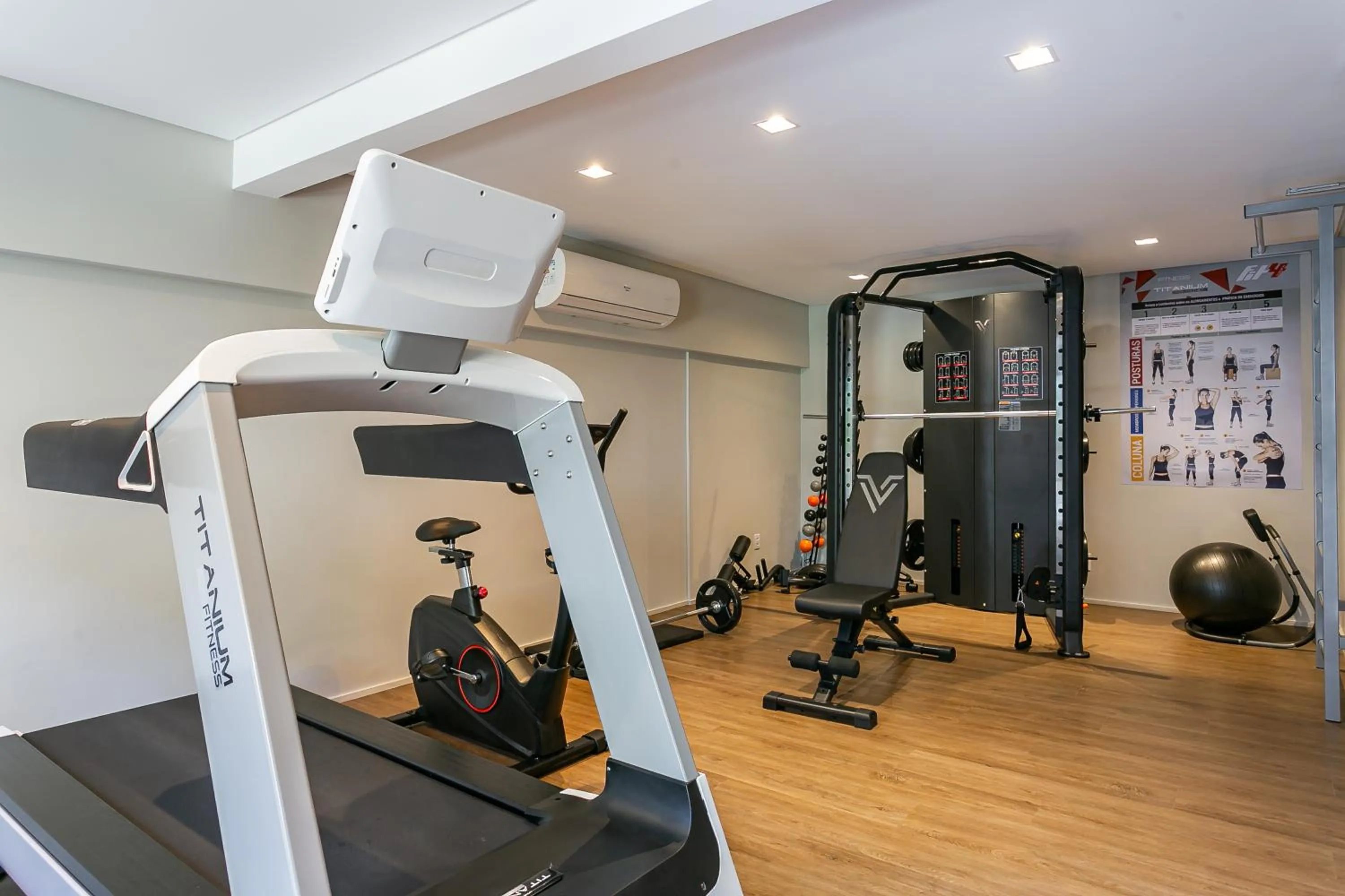 Fitness centre/facilities in Studios Rio Branco by Viva - Prédio moderno, aptos com cama king-size no centro de Floripa