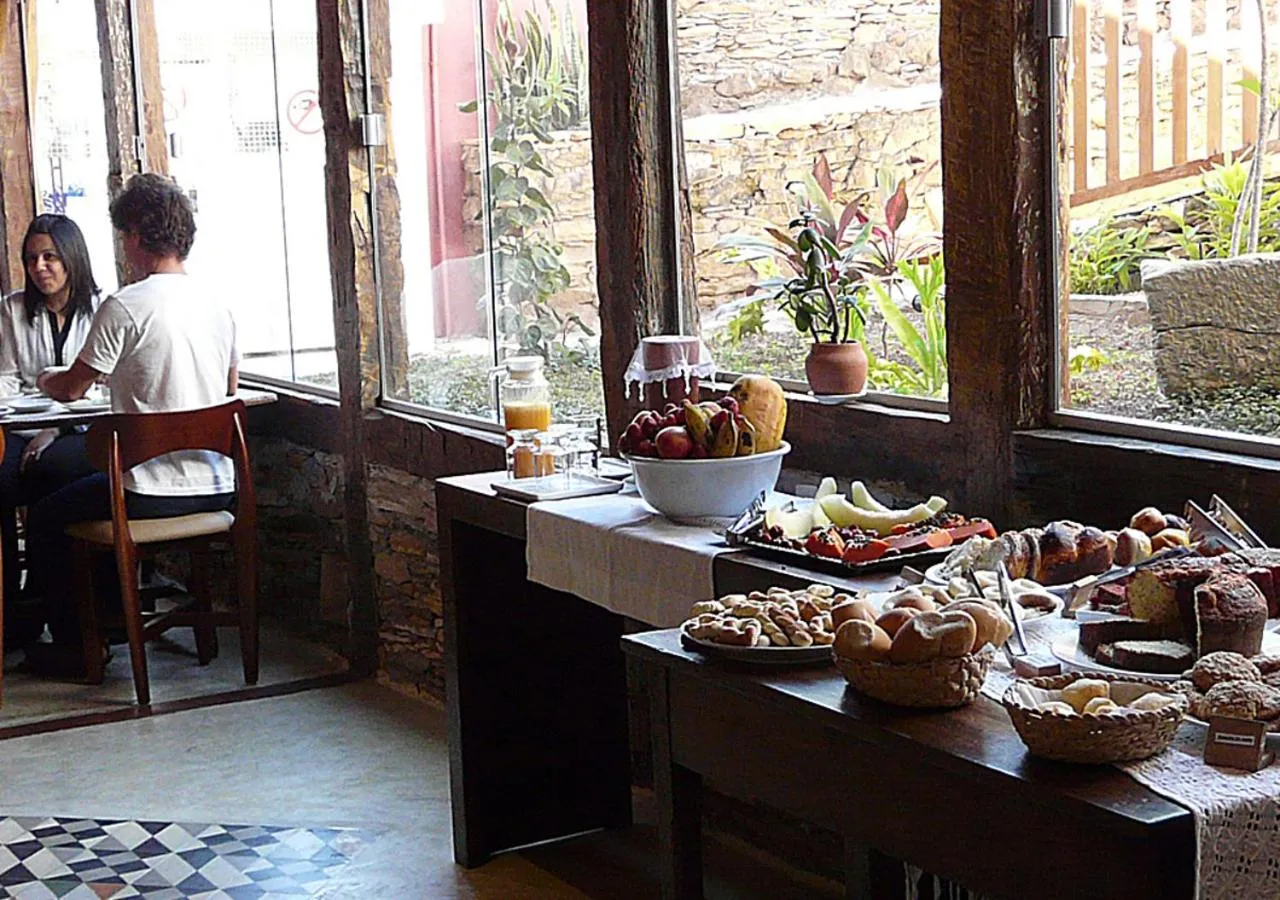 Buffet breakfast in Pouso da Chica