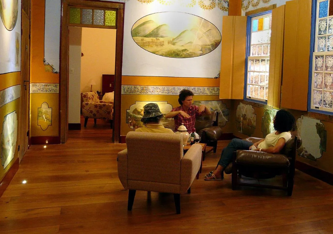 Communal lounge/ TV room in Pouso da Chica