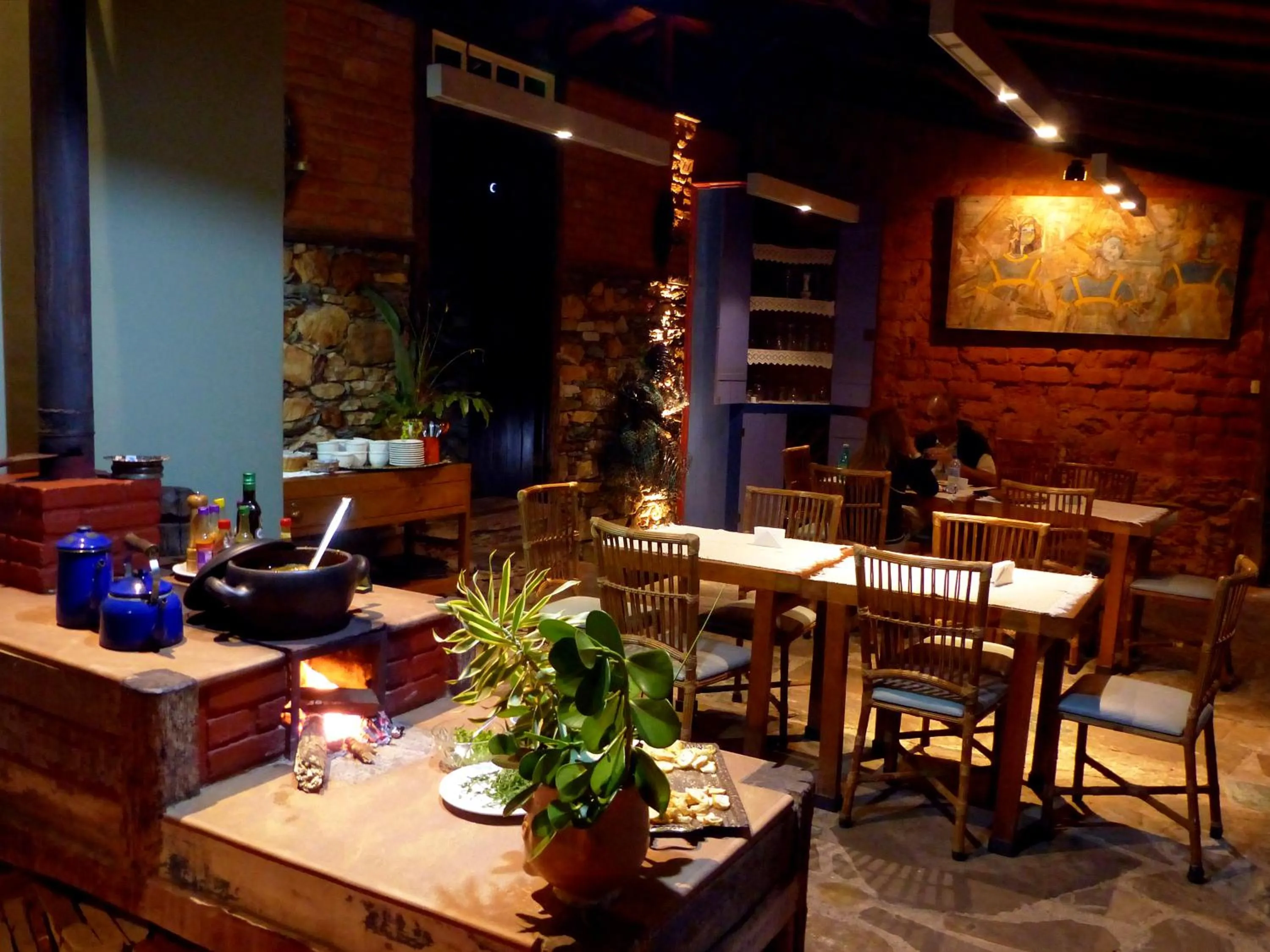 Restaurant/places to eat in Pouso da Chica