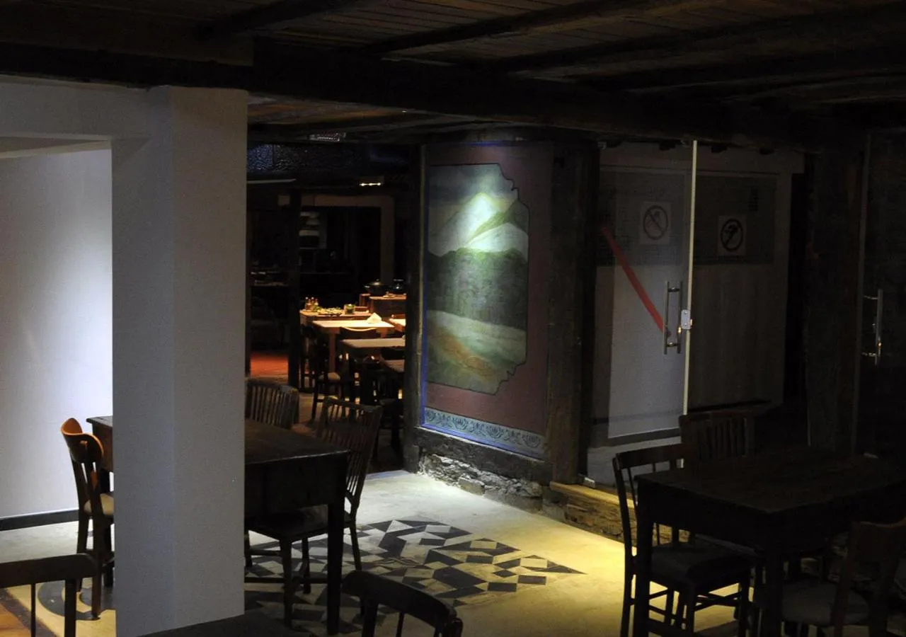 Restaurant/places to eat in Pouso da Chica