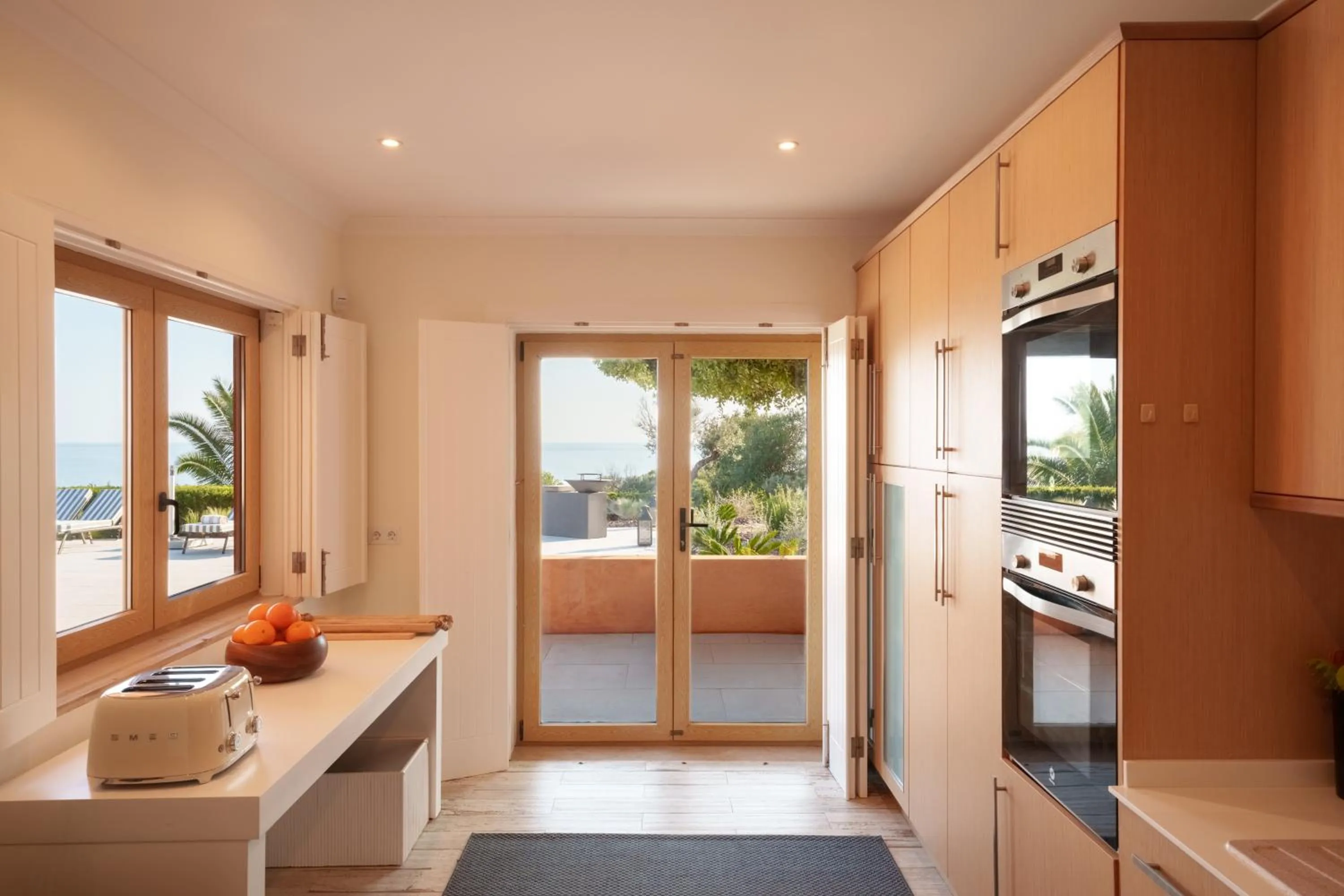 Kitchen or kitchenette in Casa Pôr do Sal - Boutique Guesthouse with Heated Pool & Sea Views