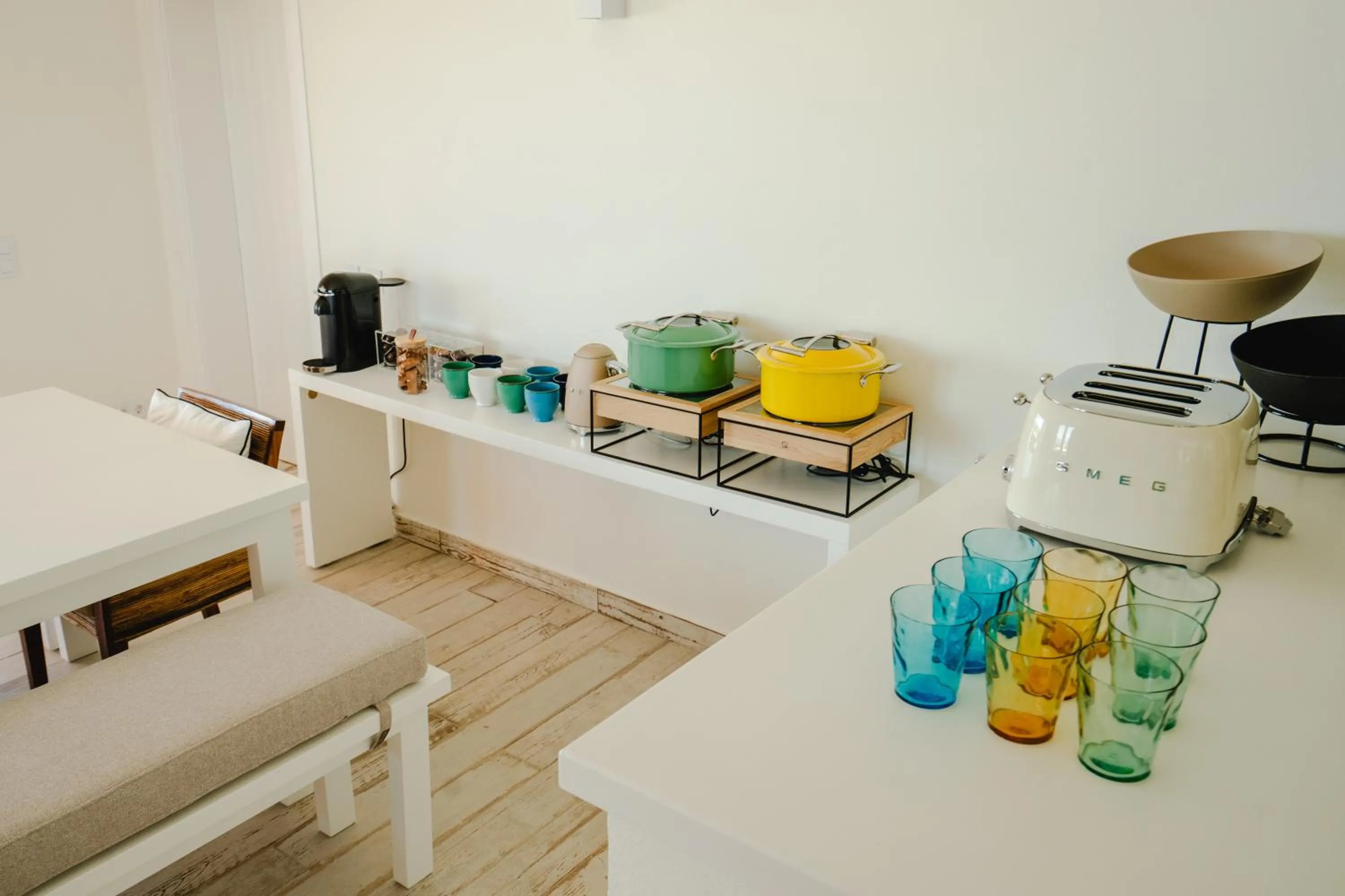 Coffee/tea facilities in Casa Pôr do Sal - Boutique Guesthouse with Heated Pool & Sea Views