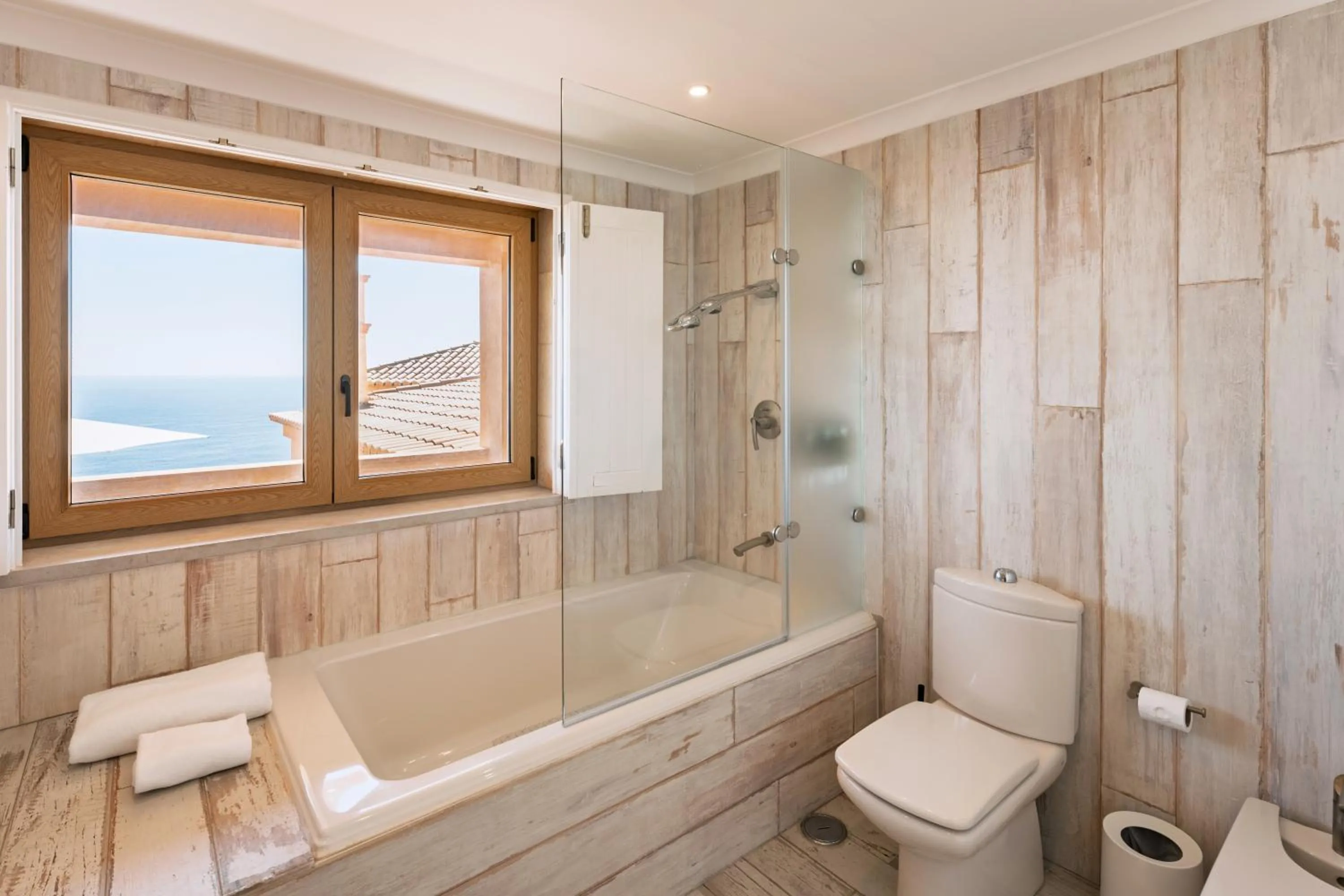 Toilet in Casa Pôr do Sal - Boutique Guesthouse with Heated Pool & Sea Views