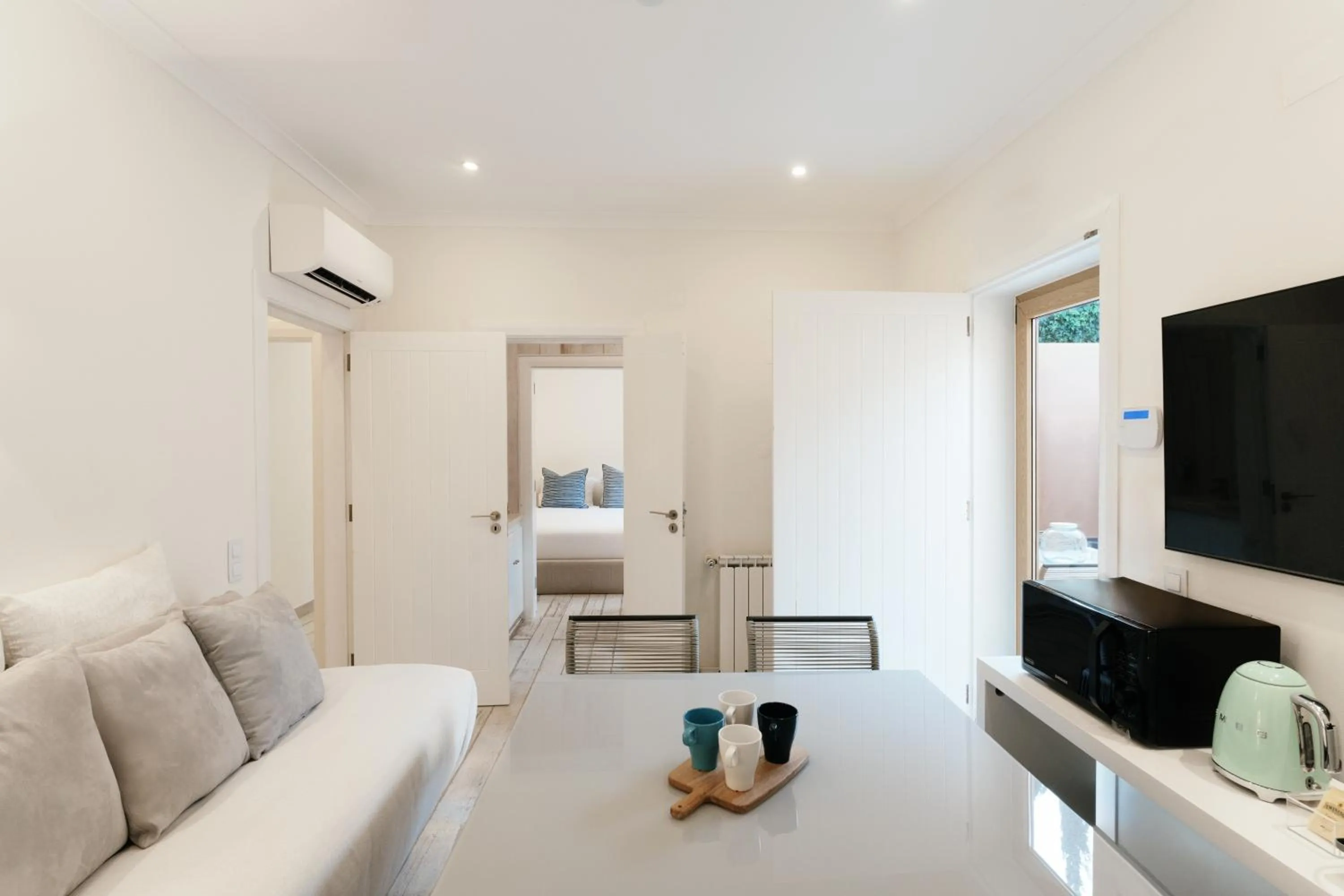 Living room in Casa Pôr do Sal - Boutique Guesthouse with Heated Pool & Sea Views