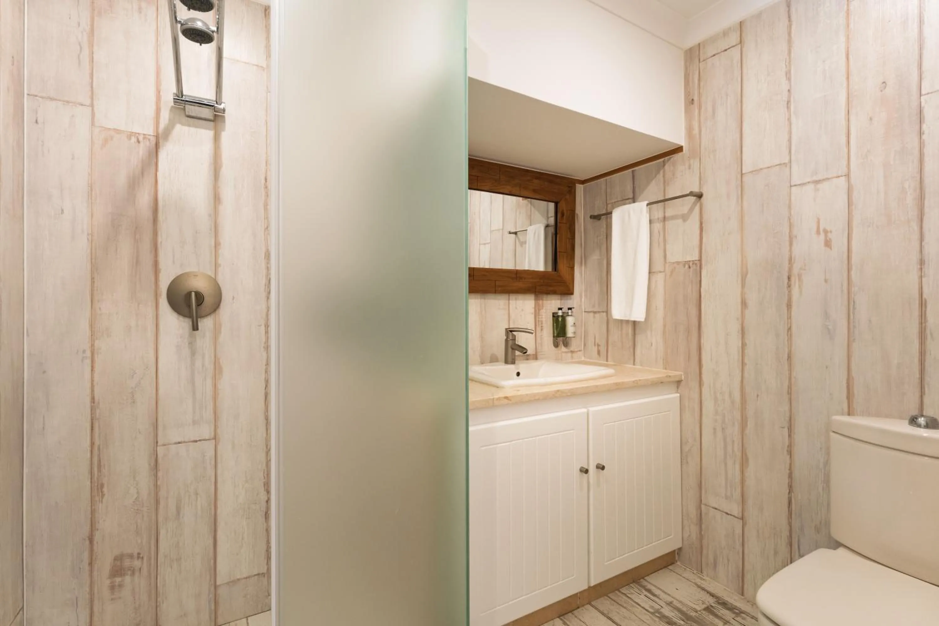 Toilet in Casa Pôr do Sal - Boutique Guesthouse with Heated Pool & Sea Views