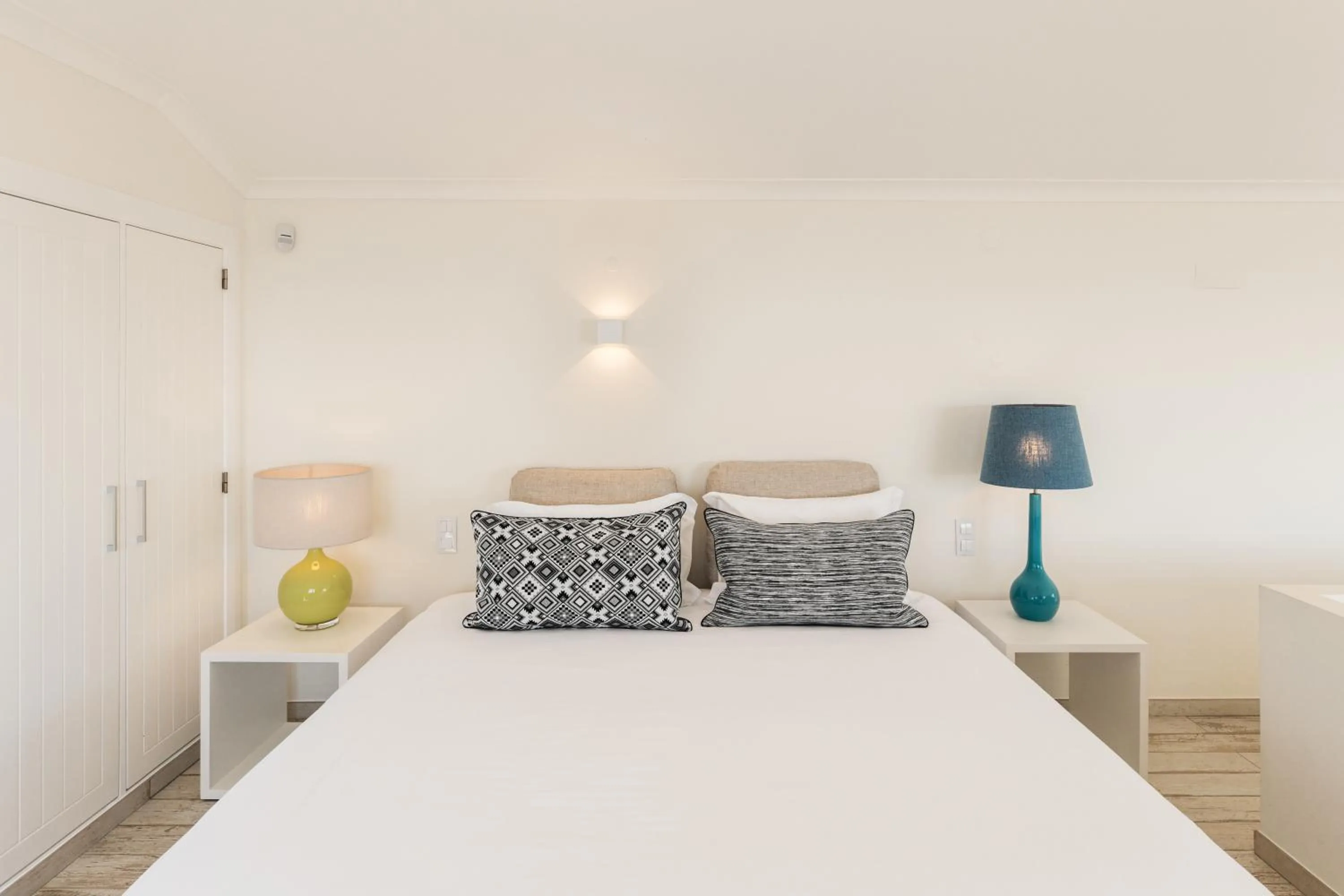 Bedroom, Bed in Casa Pôr do Sal - Boutique Guesthouse with Heated Pool & Sea Views