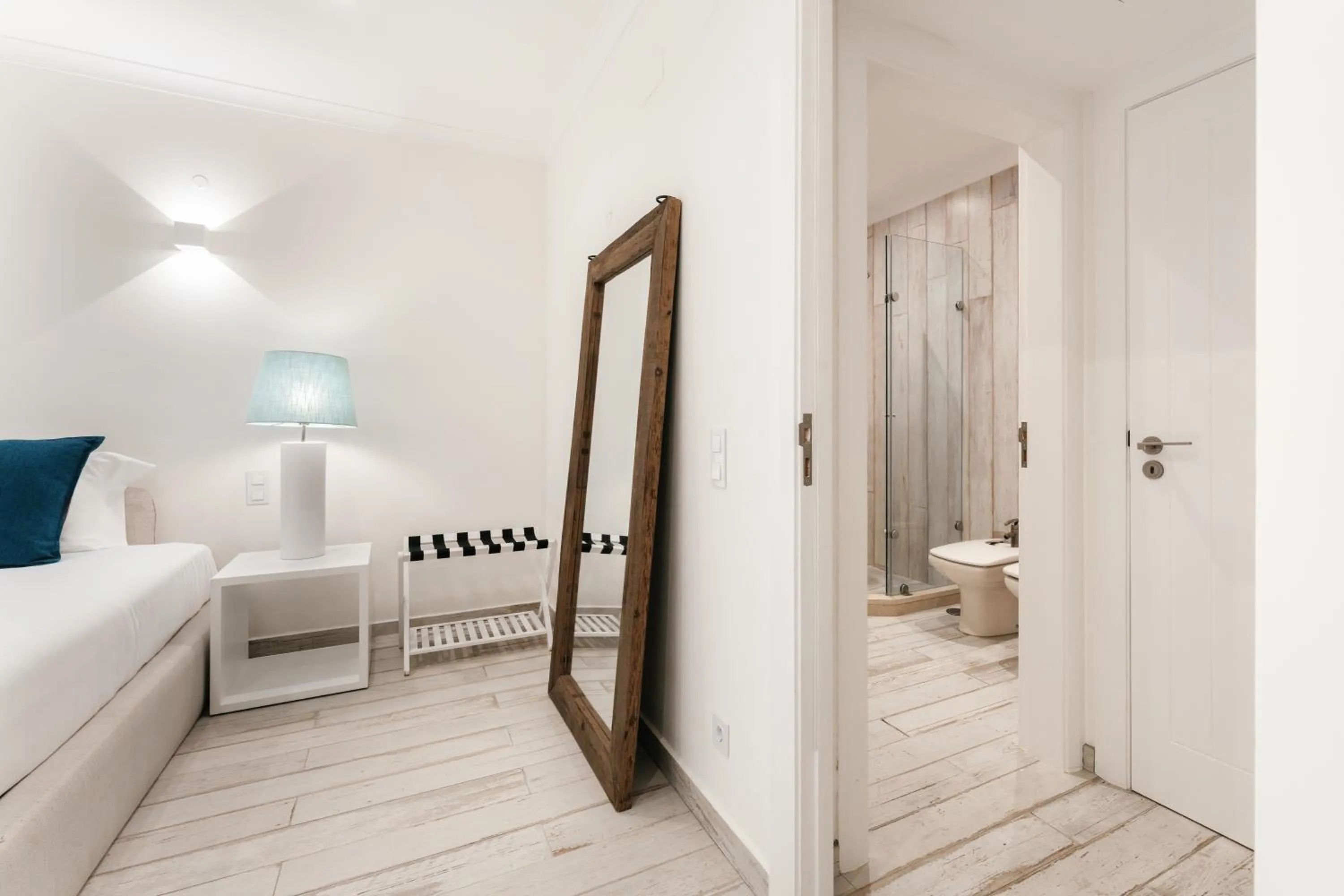 Bedroom, Bed in Casa Pôr do Sal - Boutique Guesthouse with Heated Pool & Sea Views