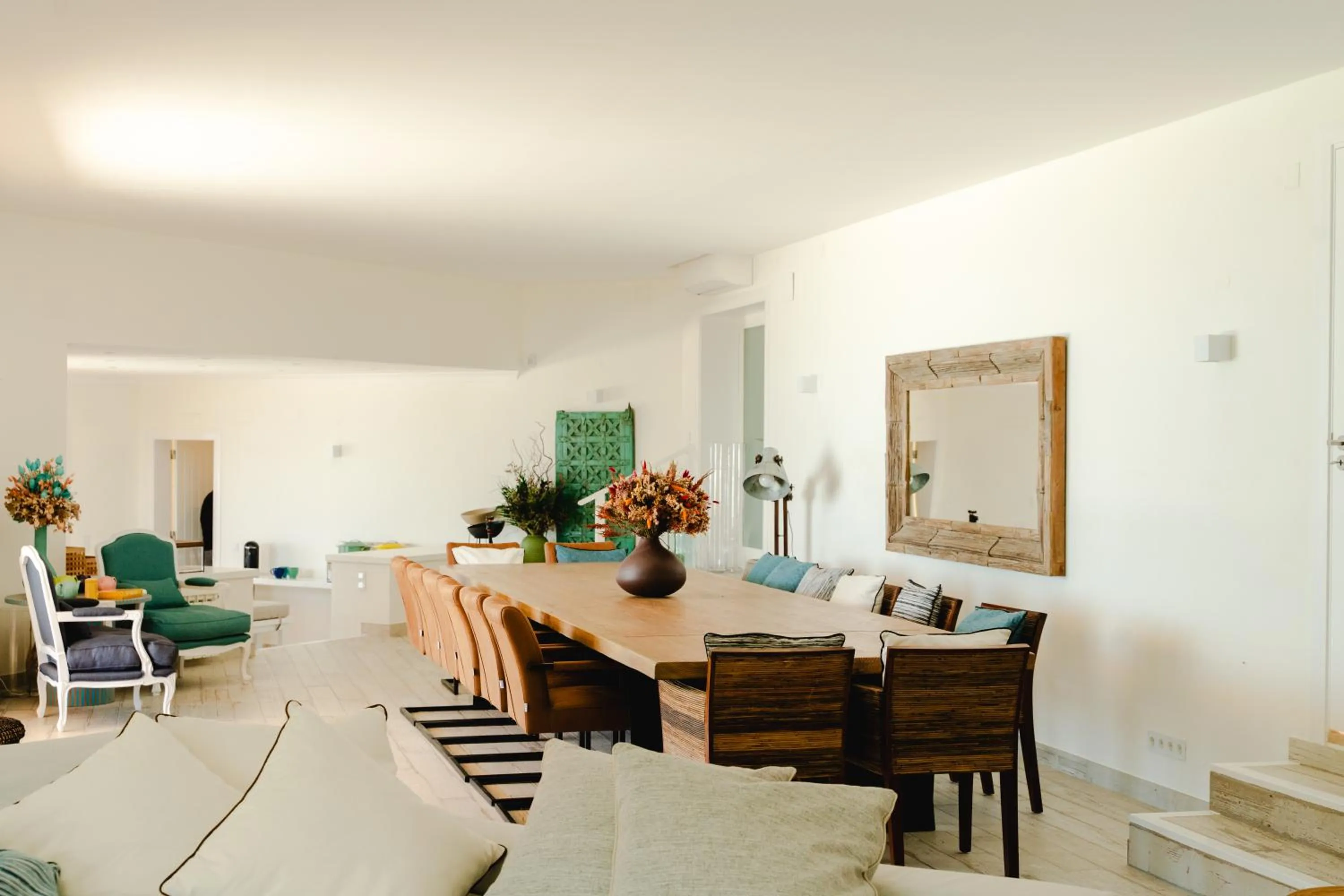 Living room in Casa Pôr do Sal - Boutique Guesthouse with Heated Pool & Sea Views