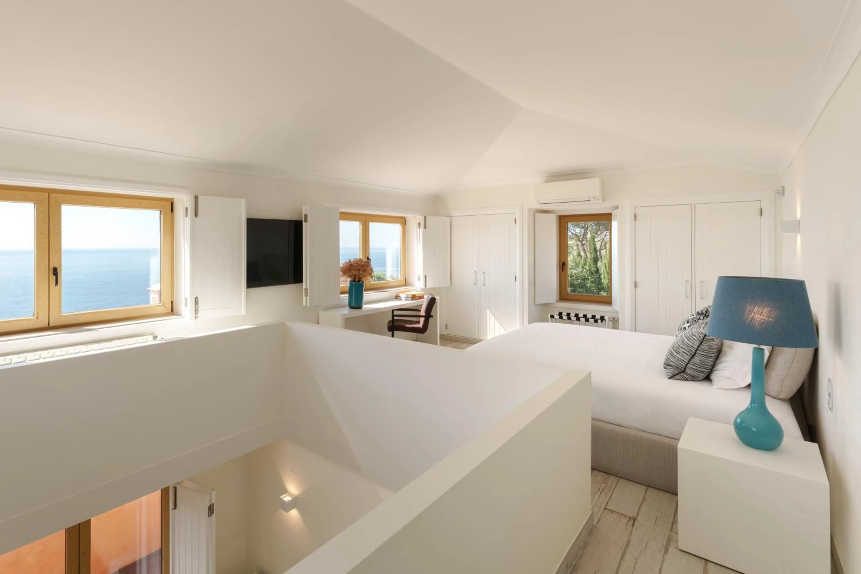 Bedroom, Bed in Casa Pôr do Sal - Boutique Guesthouse with Heated Pool & Sea Views