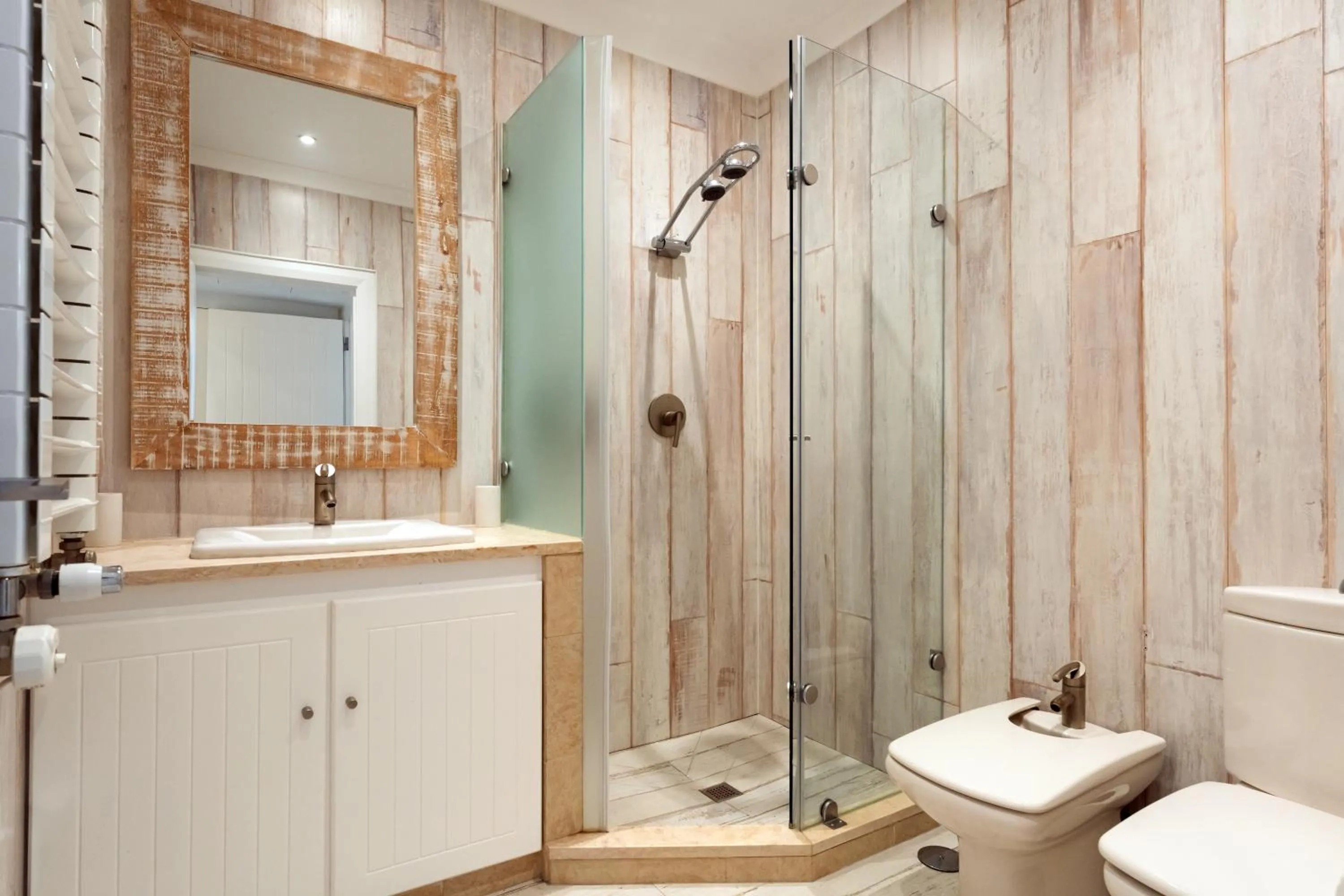 Toilet in Casa Pôr do Sal - Boutique Guesthouse with Heated Pool & Sea Views