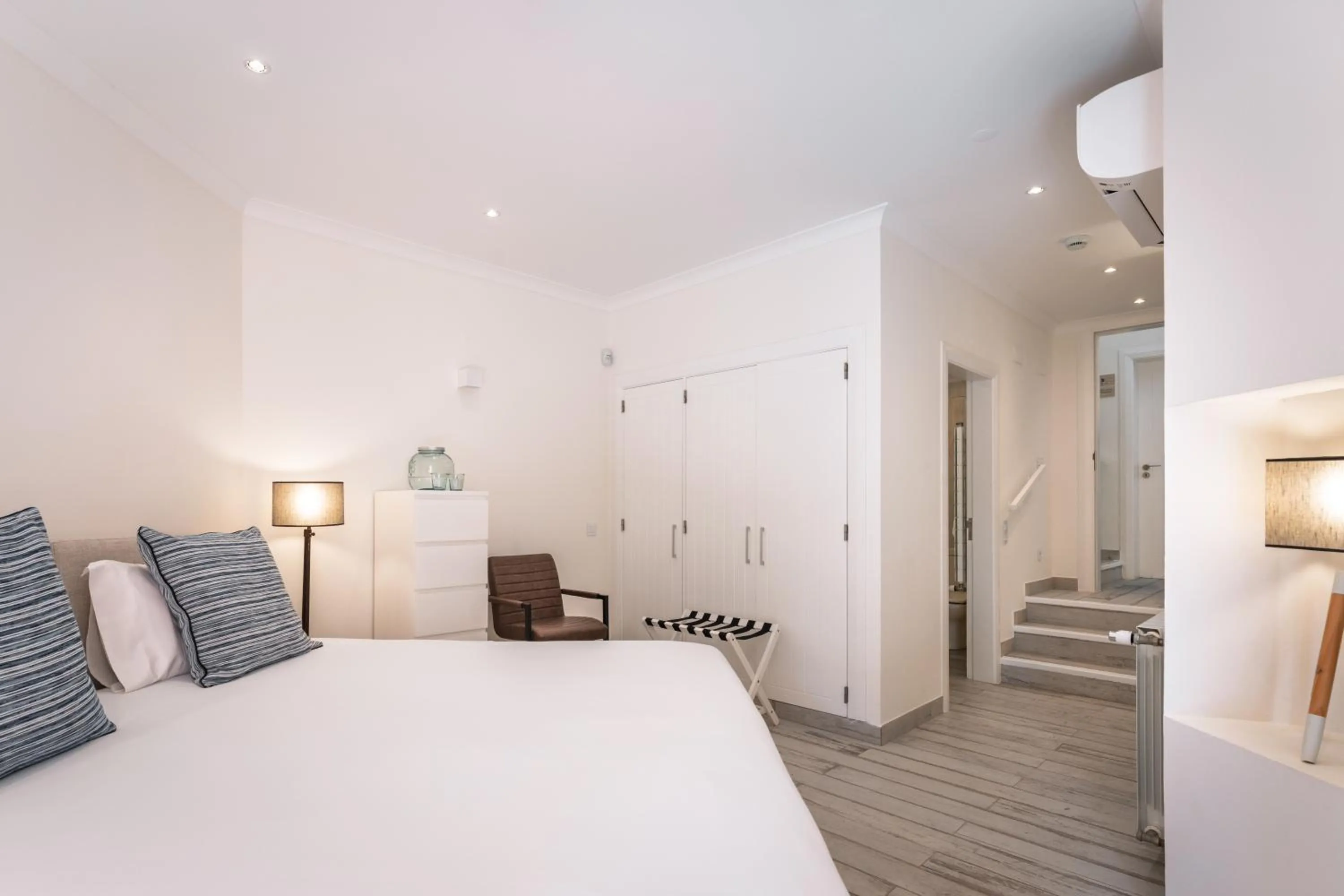 Bedroom, Bed in Casa Pôr do Sal - Boutique Guesthouse with Heated Pool & Sea Views