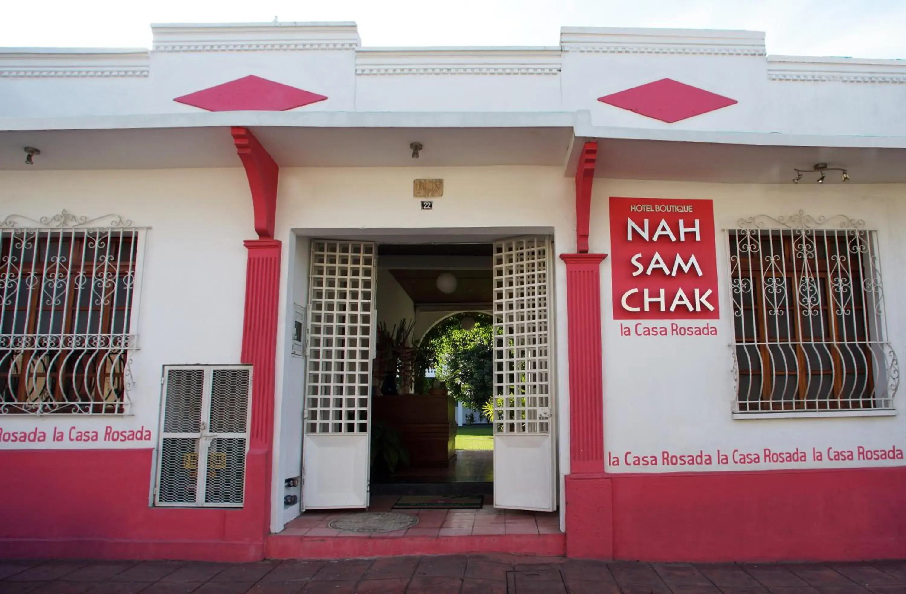 NAH SAM CHAK La Casa Rosada NAH SAM CHAK La Casa Rosada
