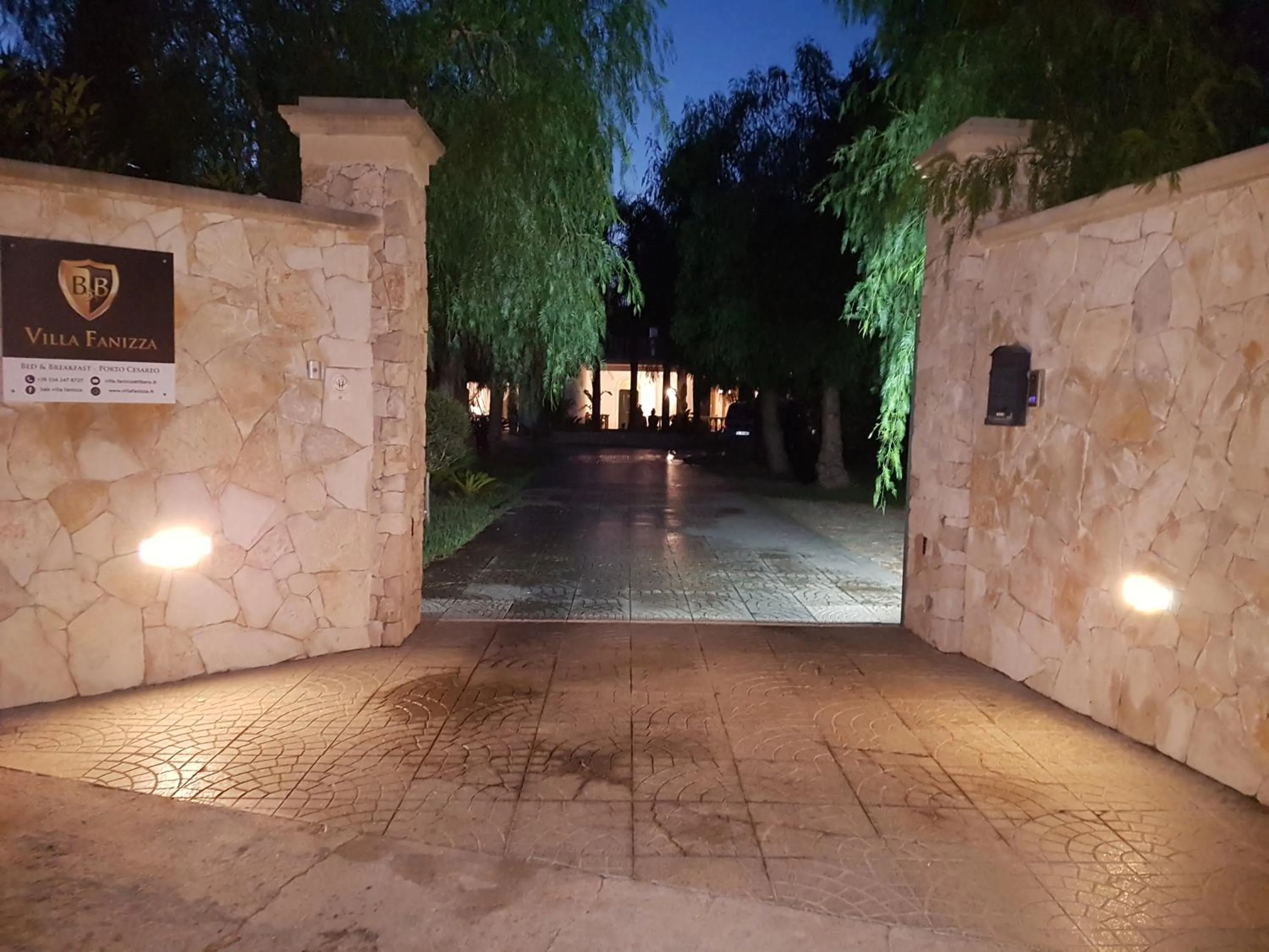 Facade/entrance in B&B Villa Fanizza