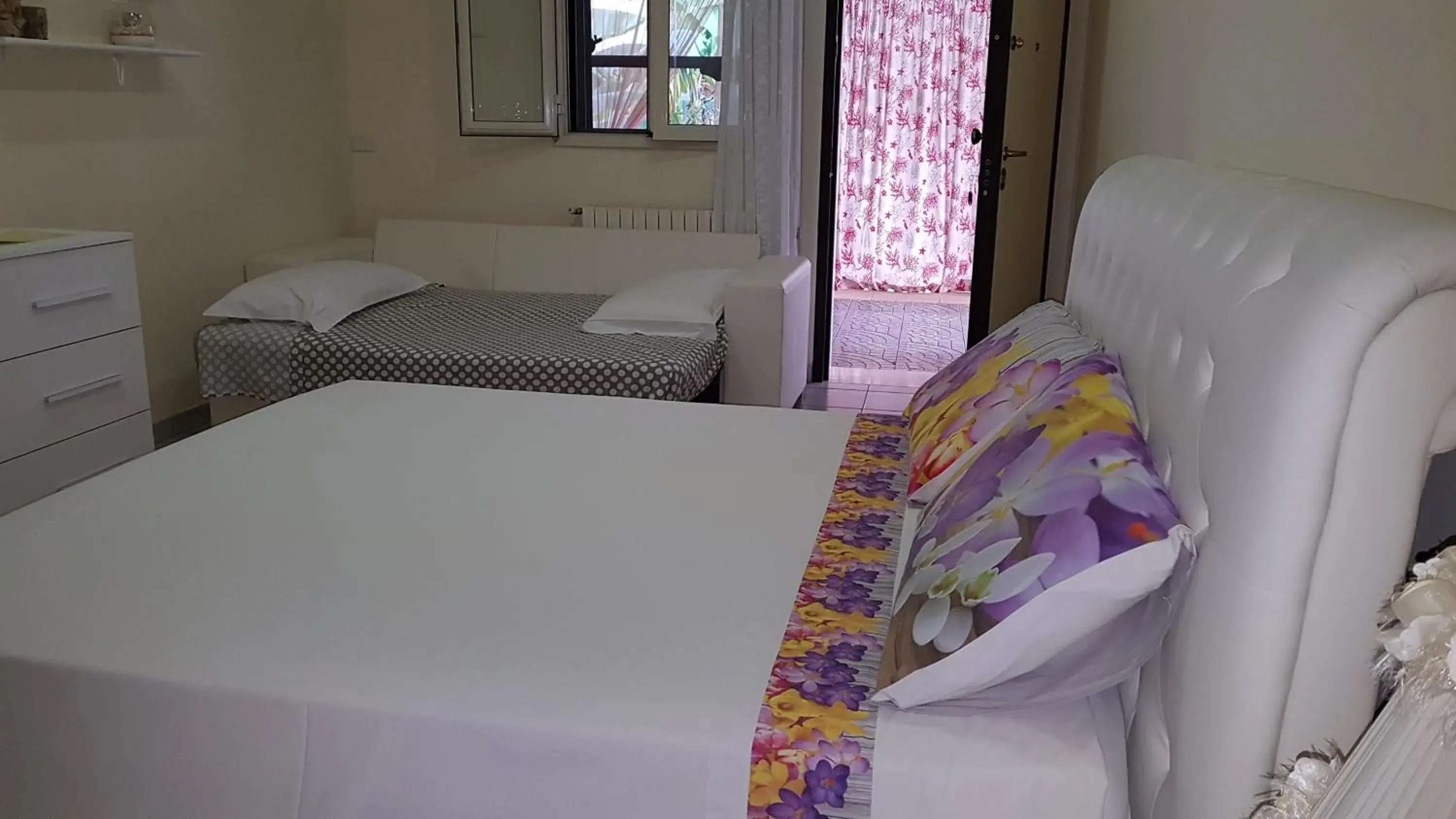 Double Room with Private Bathroom in B&B Villa Fanizza Double Room with Private Bathroom in B&B Villa Fanizza