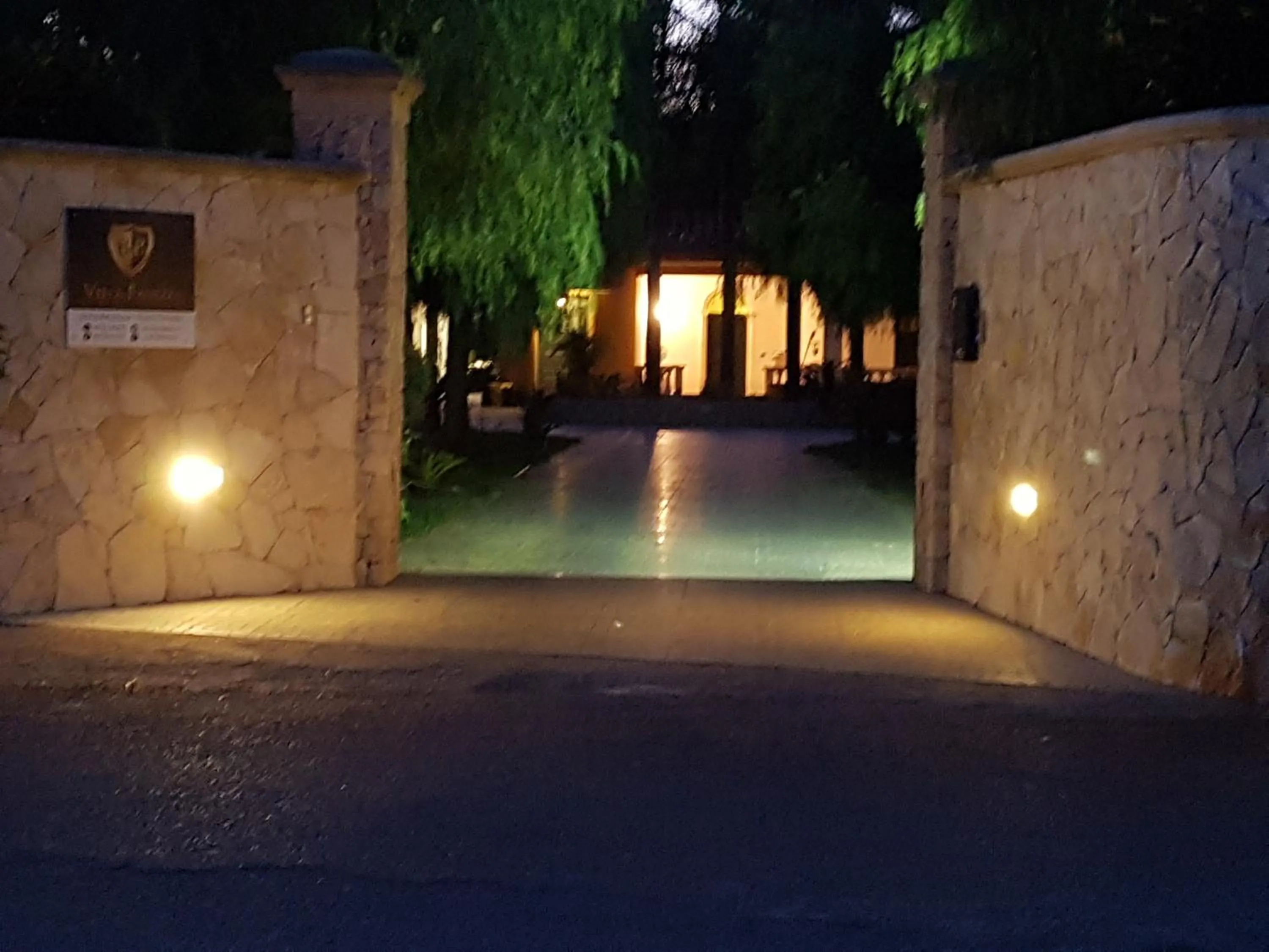 Facade/entrance in B&B Villa Fanizza