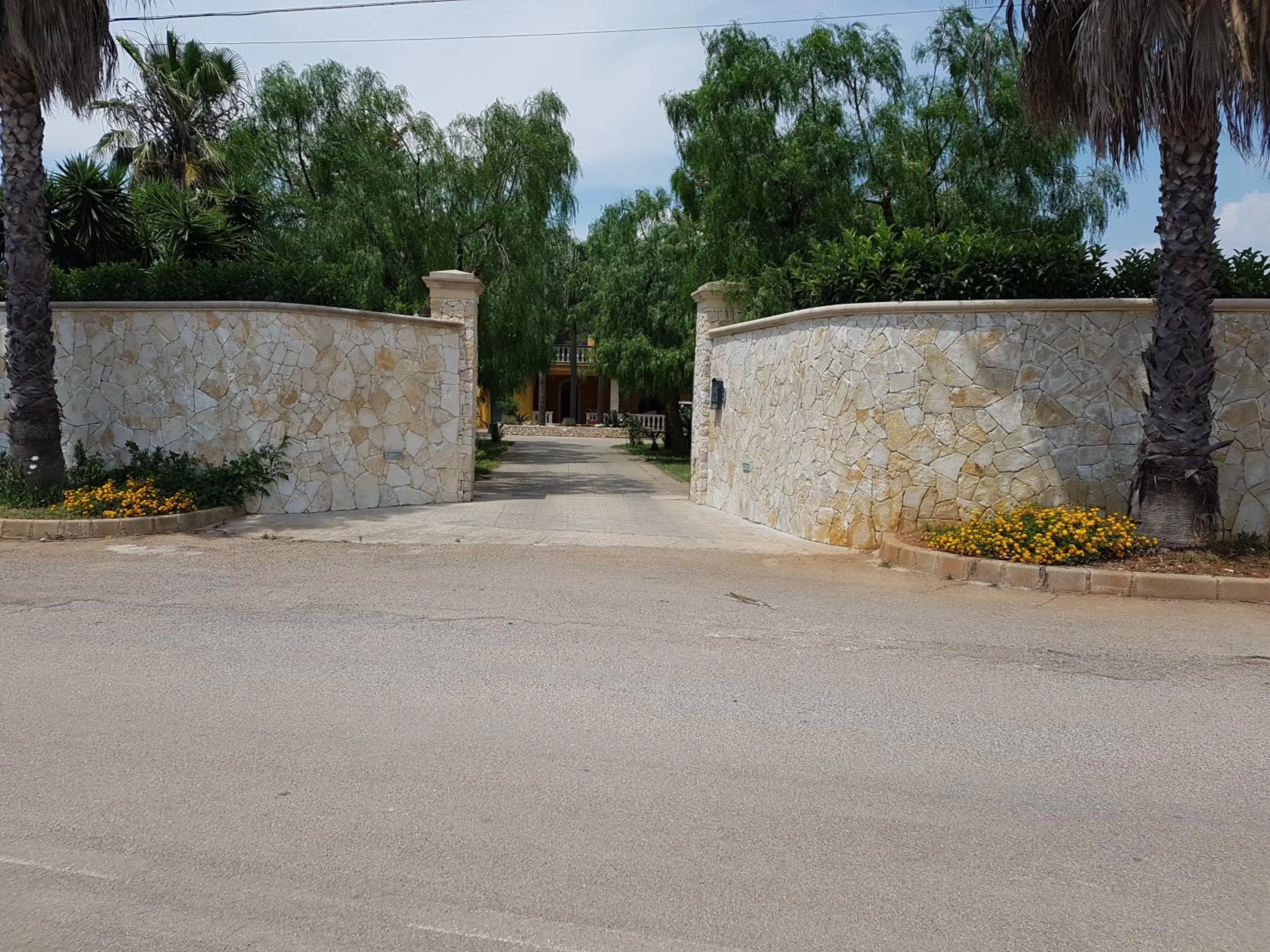 Facade/entrance in B&B Villa Fanizza