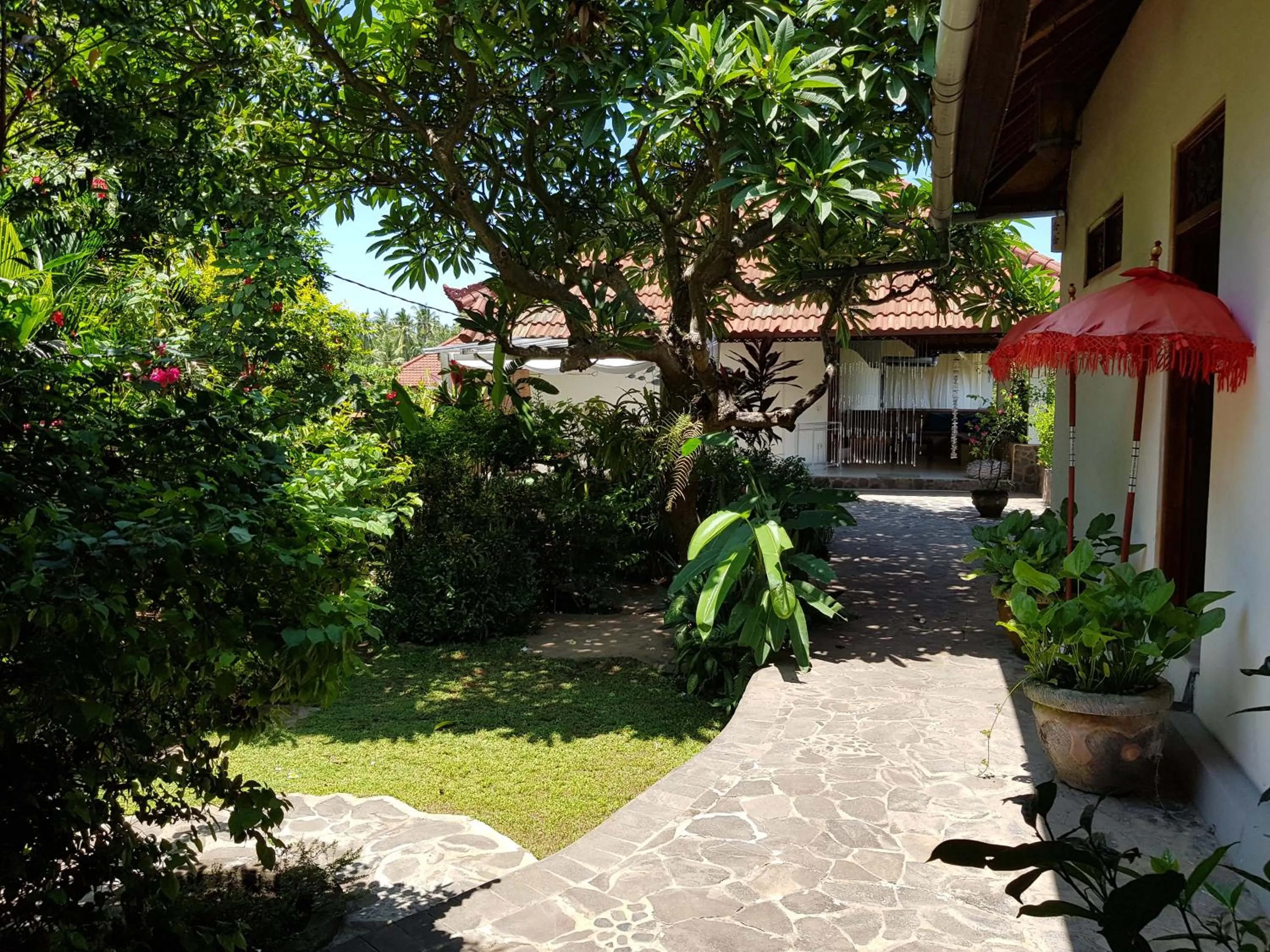 Facade/entrance in Villa Lumbalumba