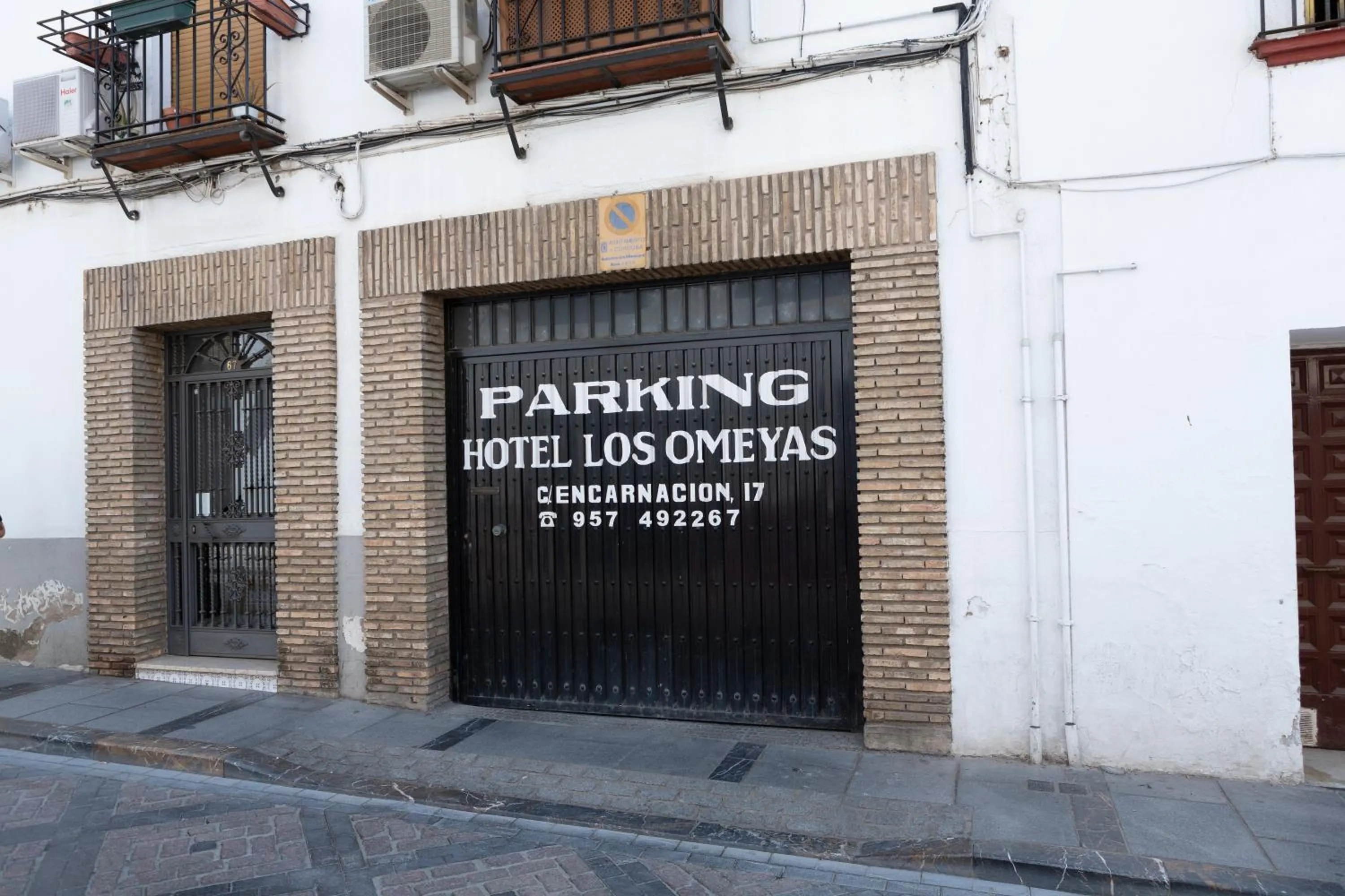 Parking in Hotel Los Omeyas