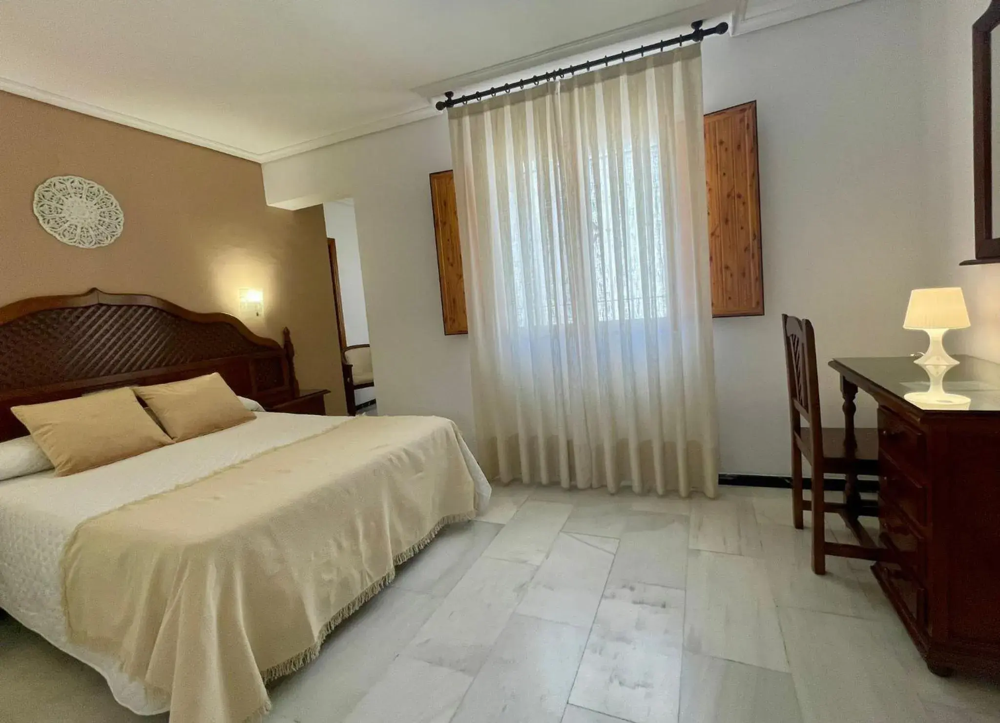 Double or Twin Room in Hotel Los Omeyas Double or Twin Room in Hotel Los Omeyas