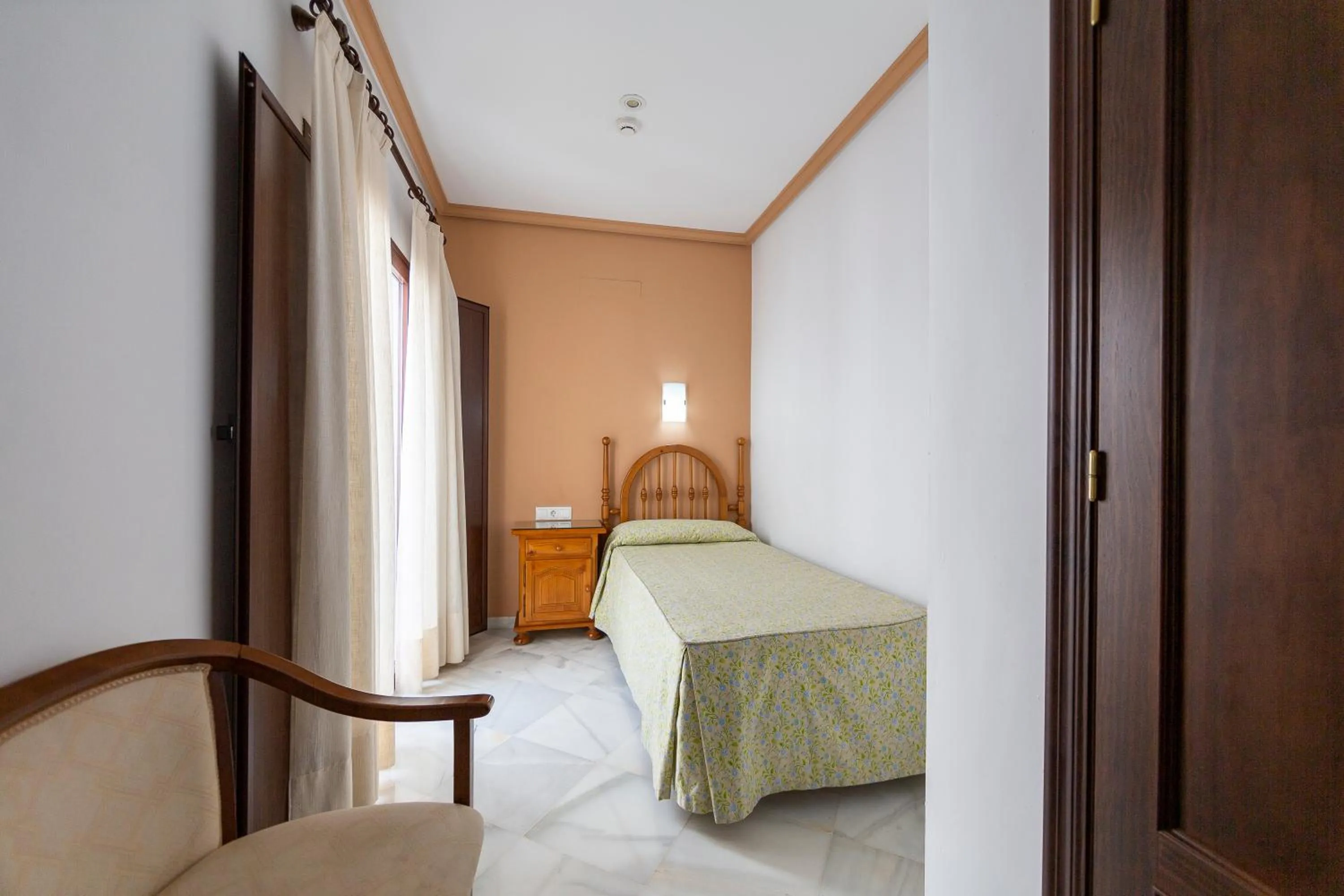 Bed in Hotel Los Omeyas