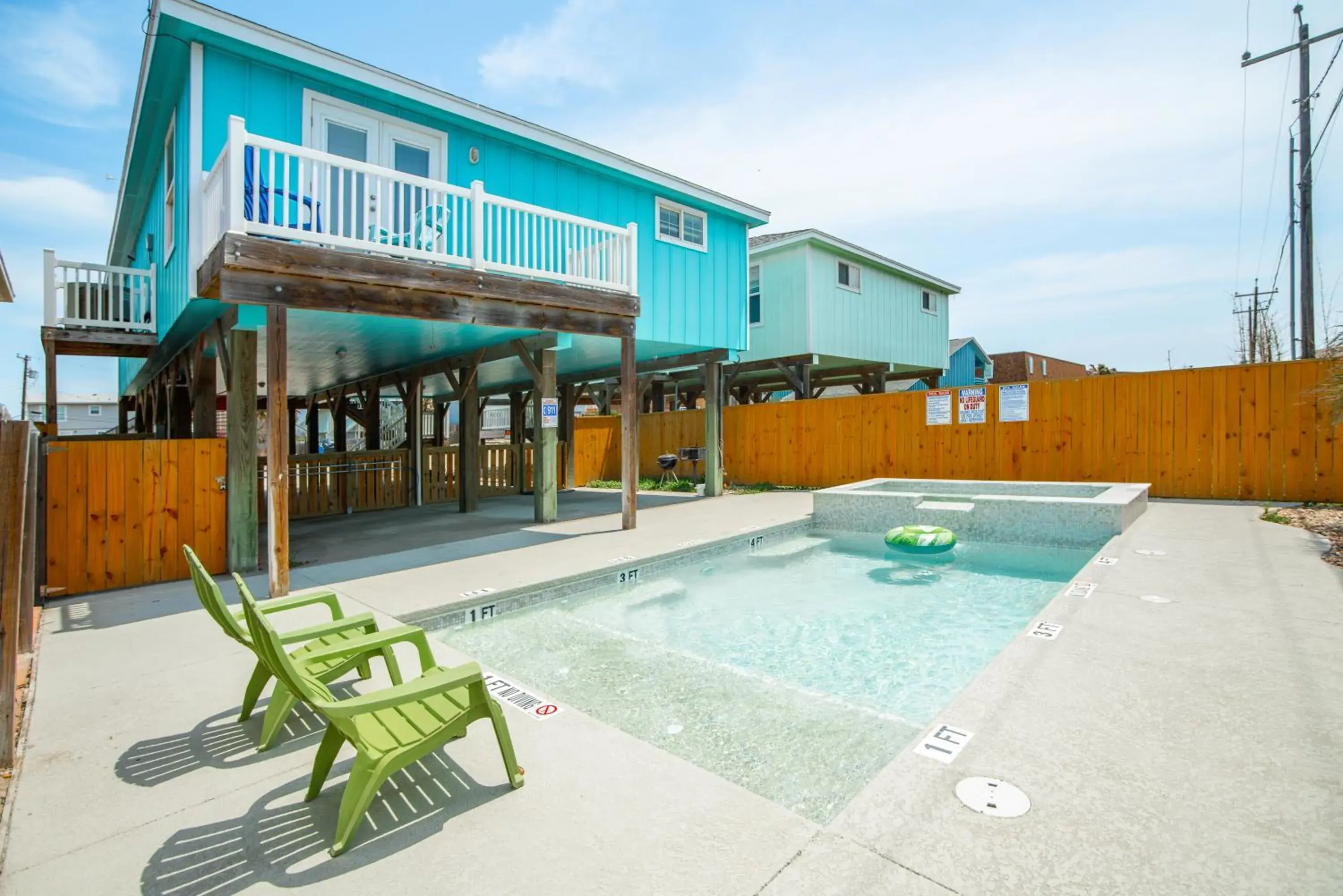 Boogie Board Bungalow - Pet Friendly! PRIVATE POOL! Boogie Board Bungalow - Pet Friendly! PRIVATE POOL!