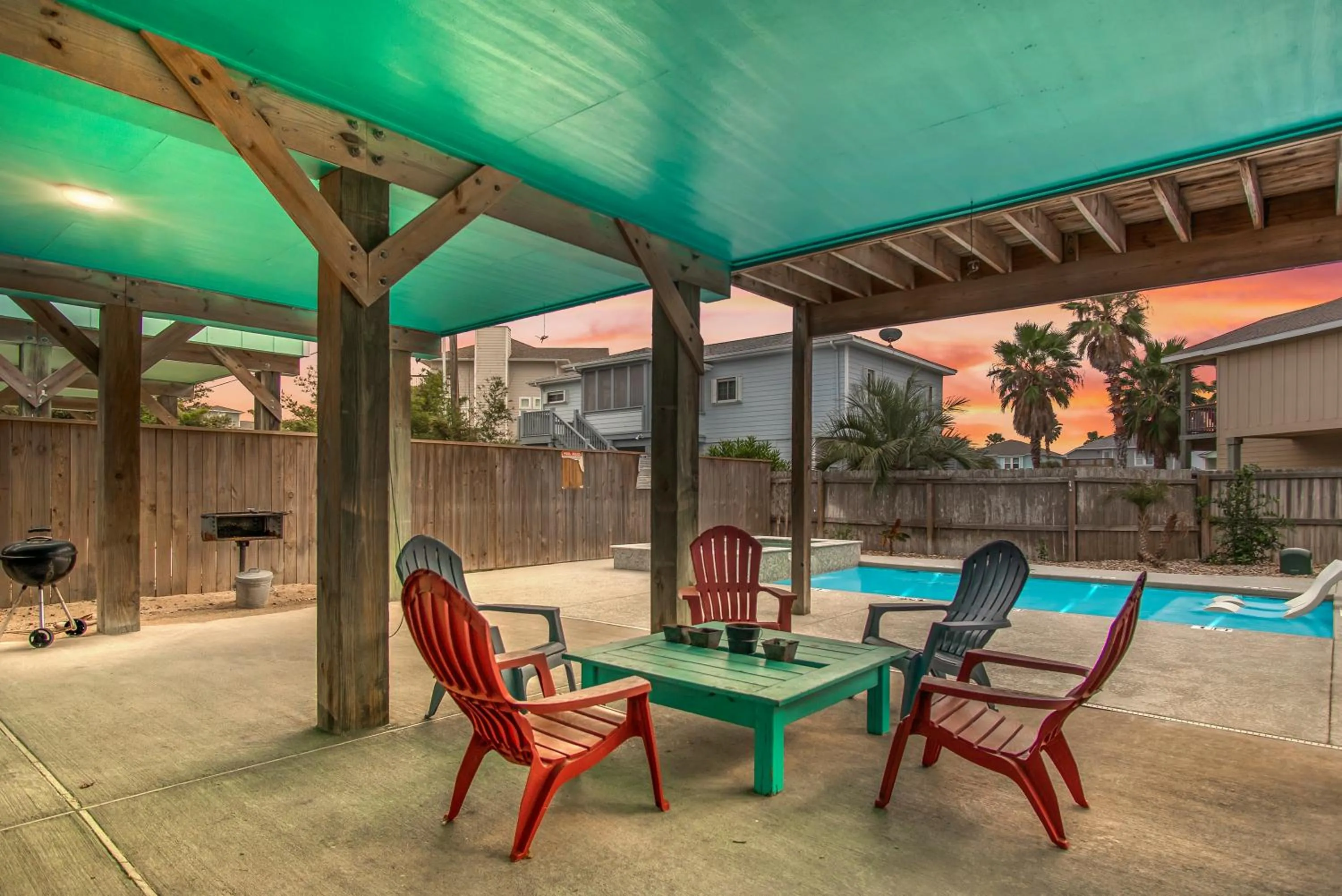 Boogie Board Bungalow - Pet Friendly! PRIVATE POOL!