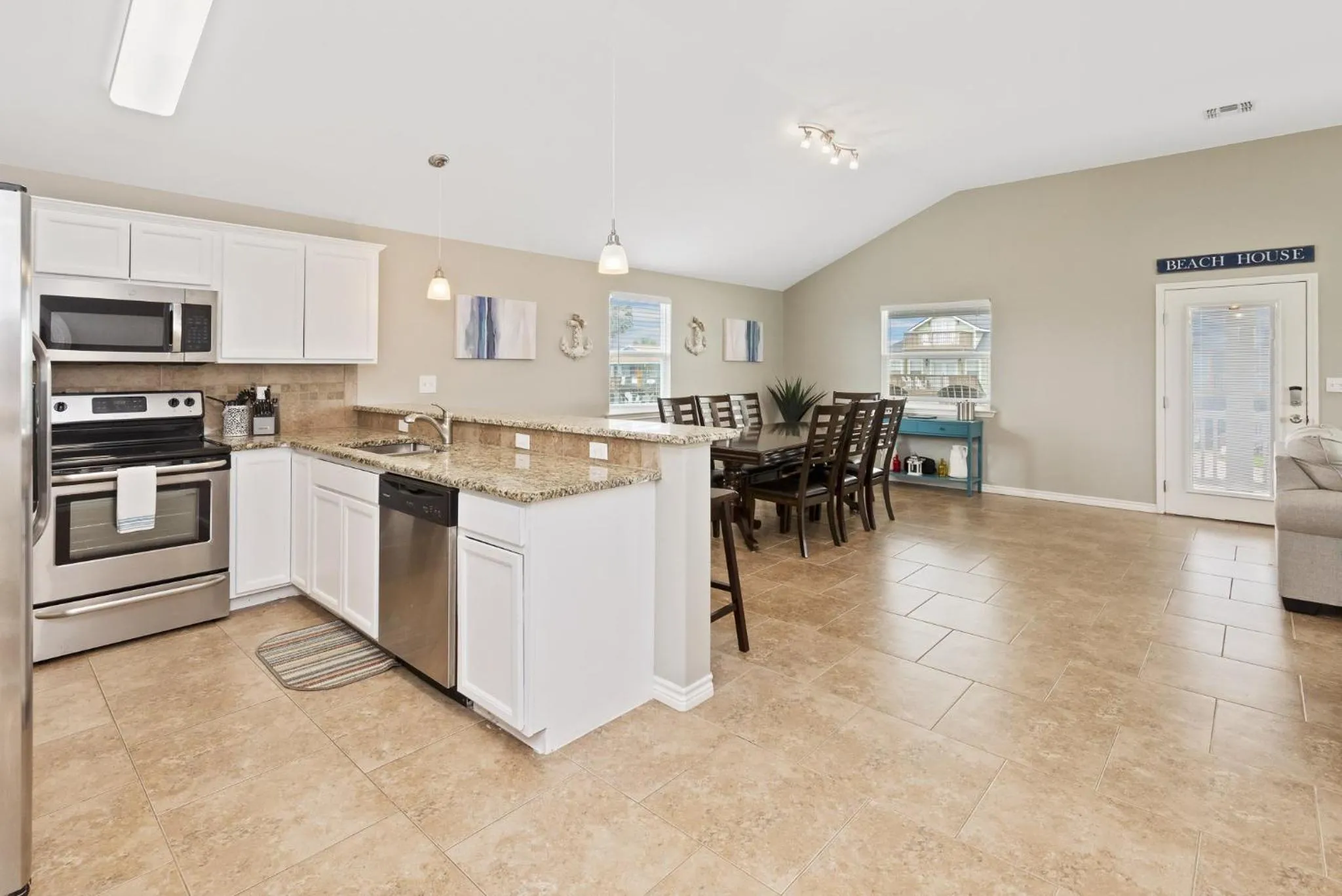 Latitude Adjustment - PRIVATE POOL/ELEVATOR!