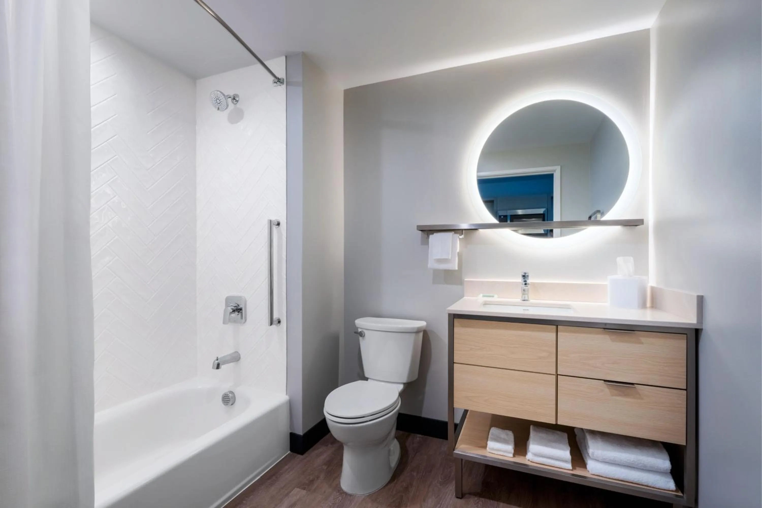 Bathroom in TownePlace Suites by Marriott Brunswick