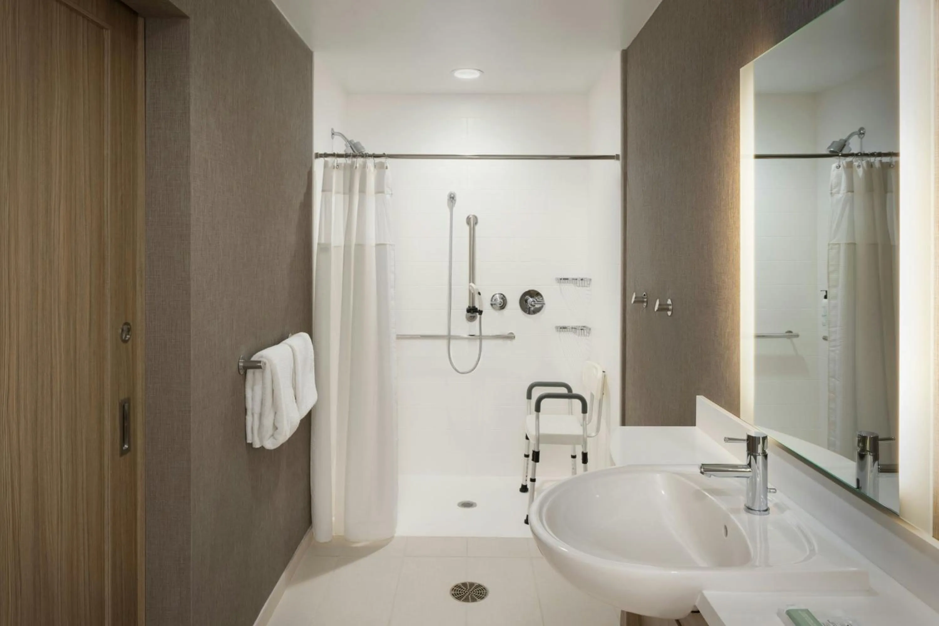 Bathroom in Springhill Suites by Marriott Newburgh Evansville